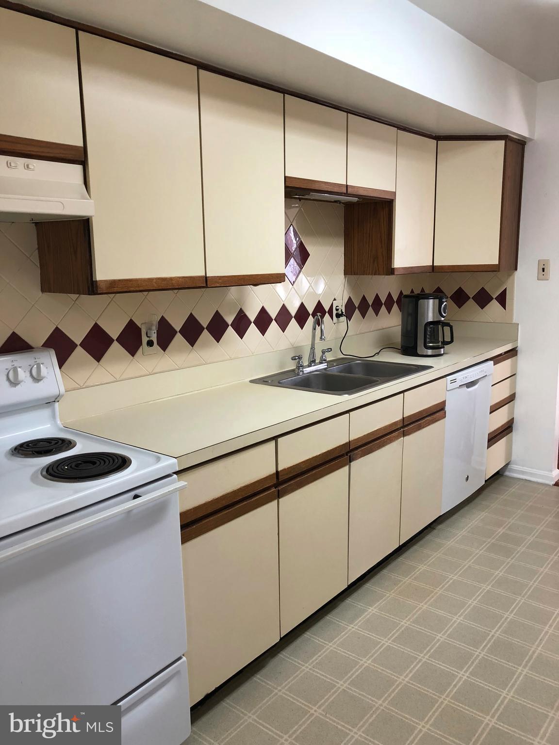 HUNTERS CREEK - Residential Lease