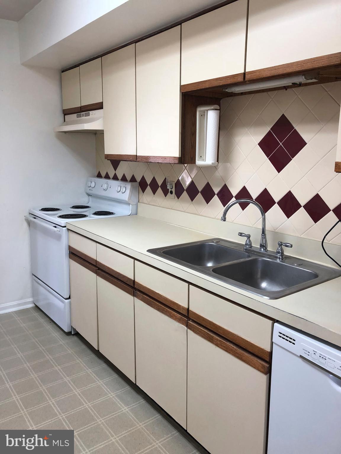 HUNTERS CREEK - Residential Lease