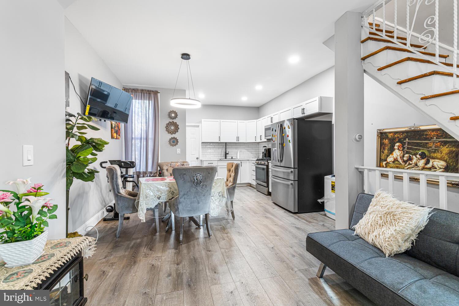 133 E ALBANUS STREET