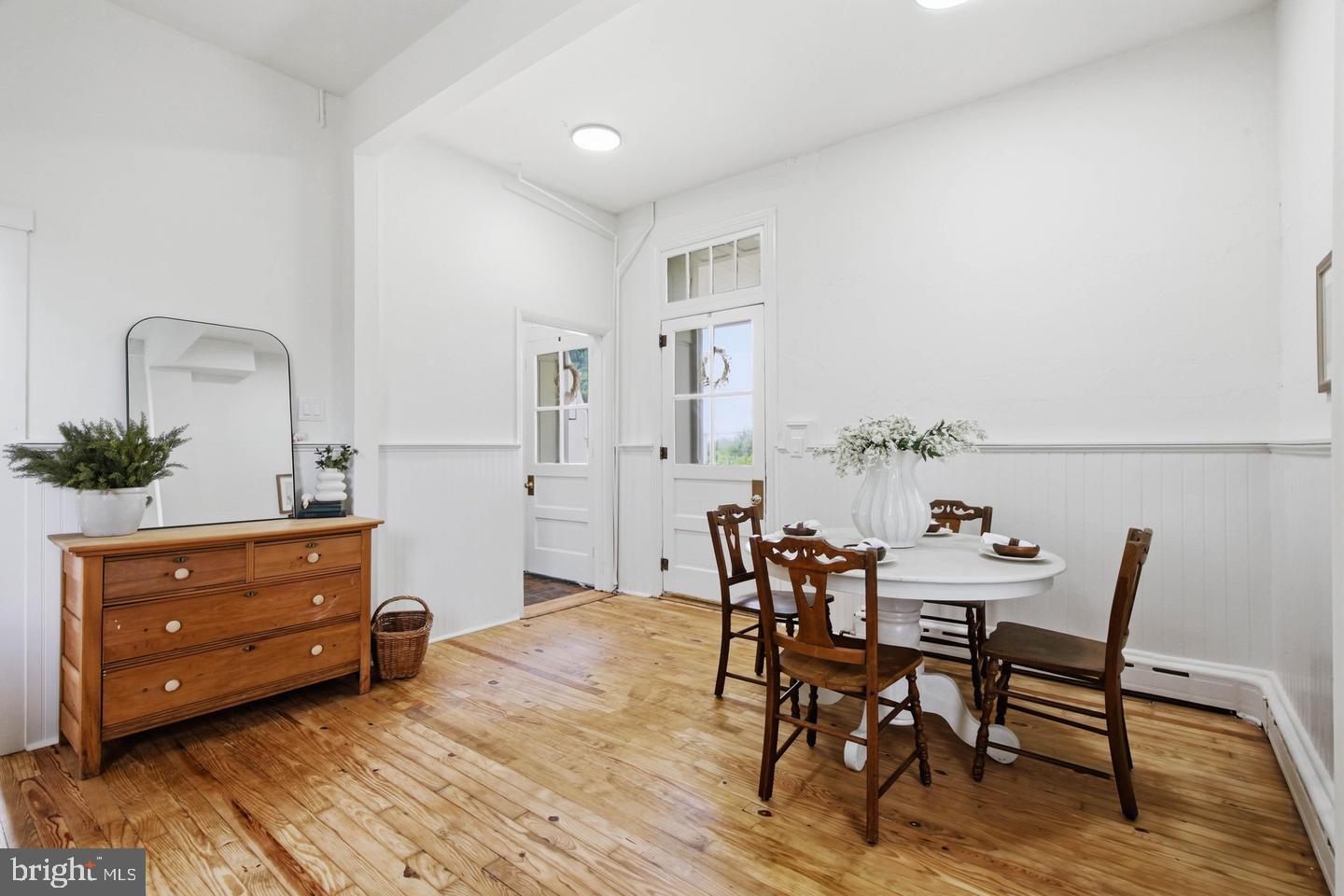 845 WHITE SCHOOL ROAD