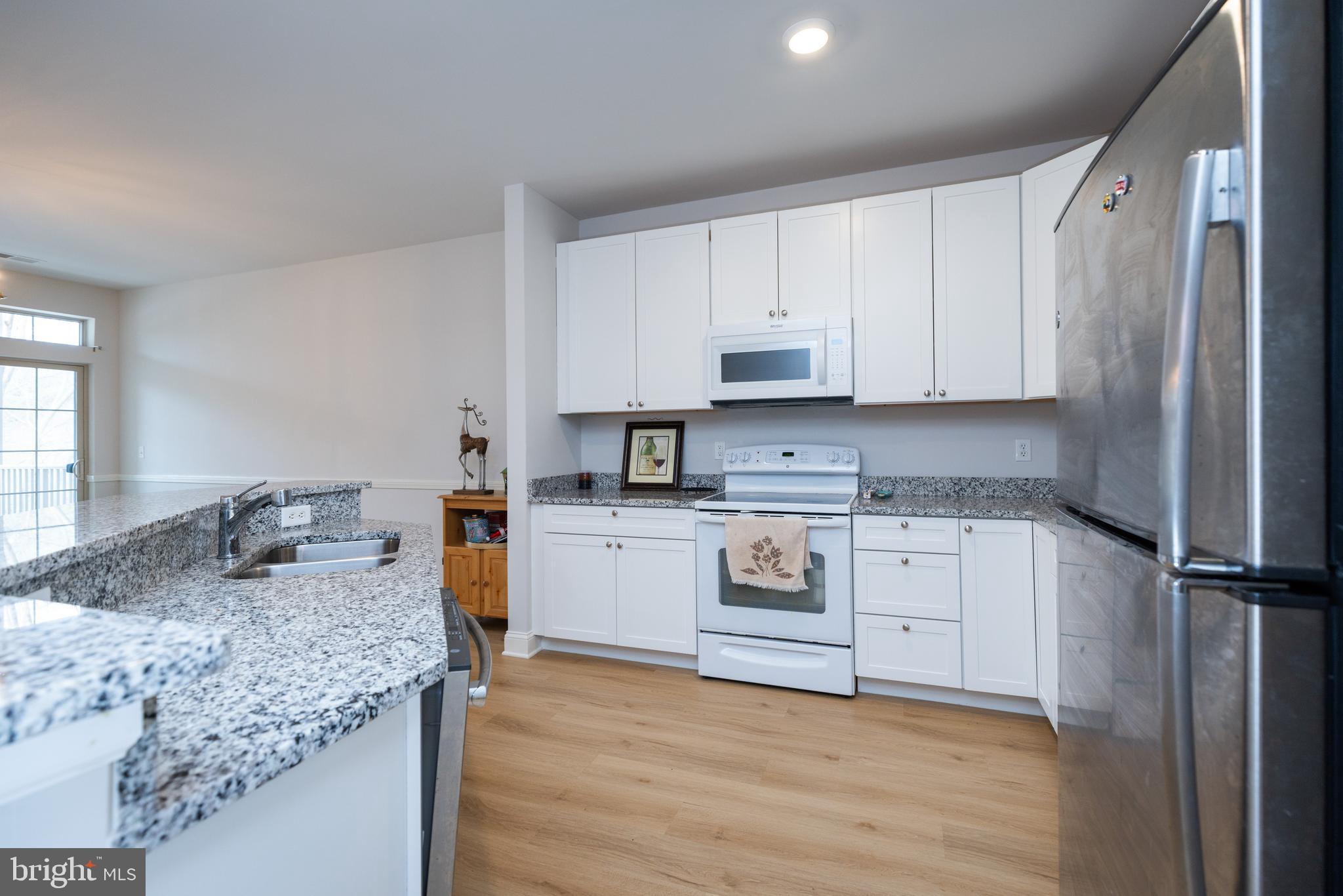 VILLAGE OF FOUNTAINVIEW - Residential