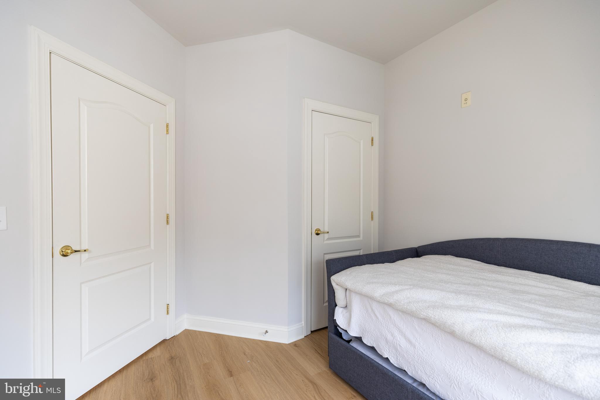 VILLAGE OF FOUNTAINVIEW - Residential