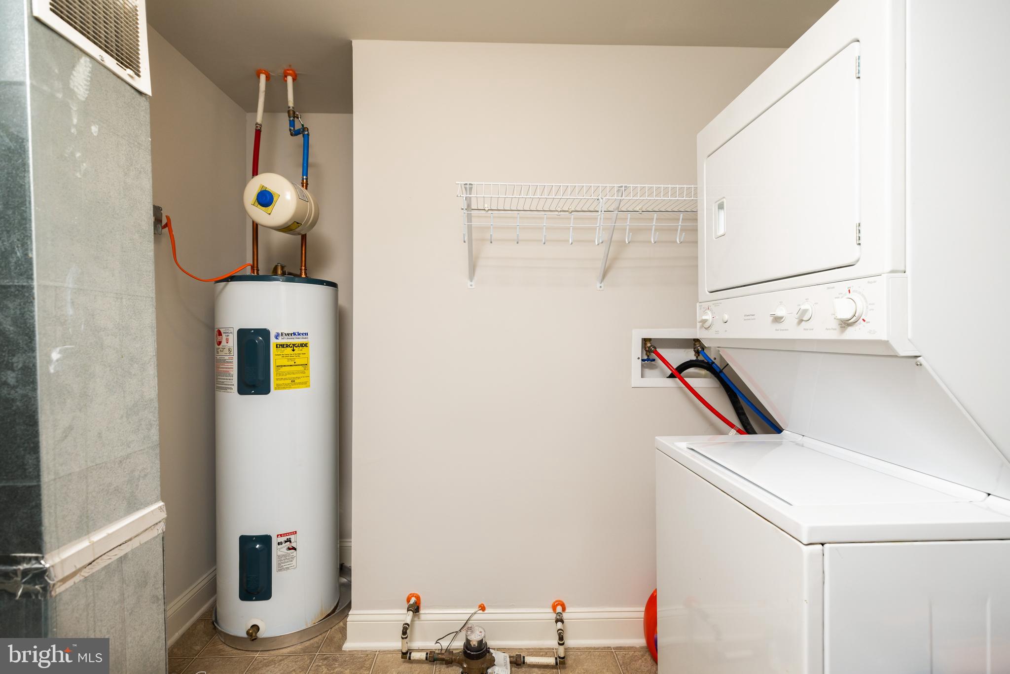 VILLAGE OF FOUNTAINVIEW - Residential