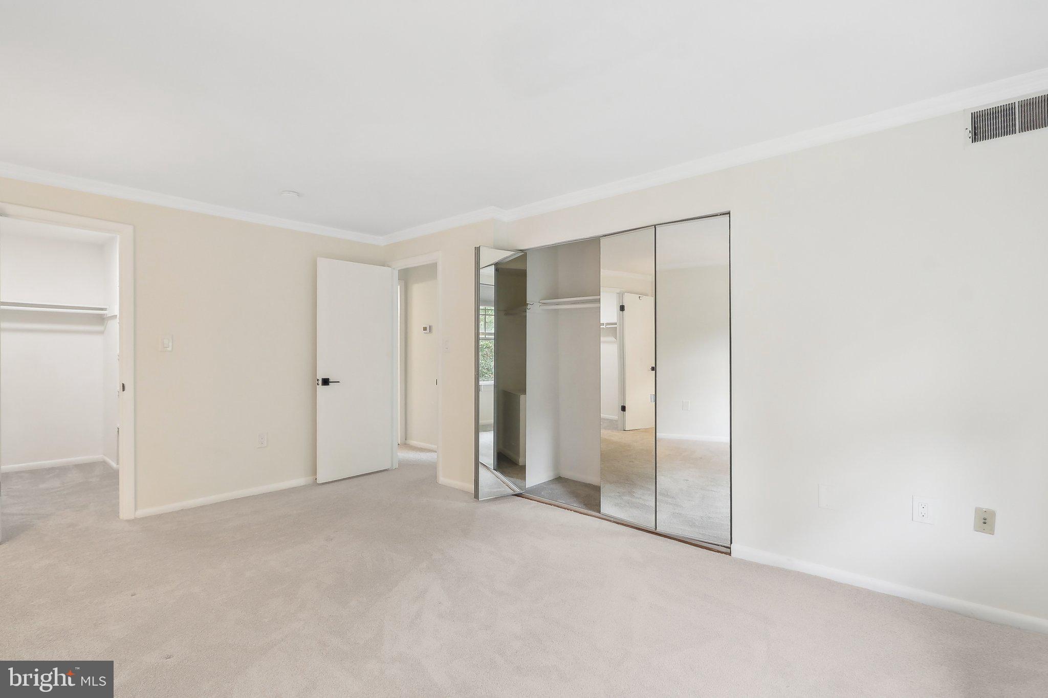 MC LEAN CHASE - Residential