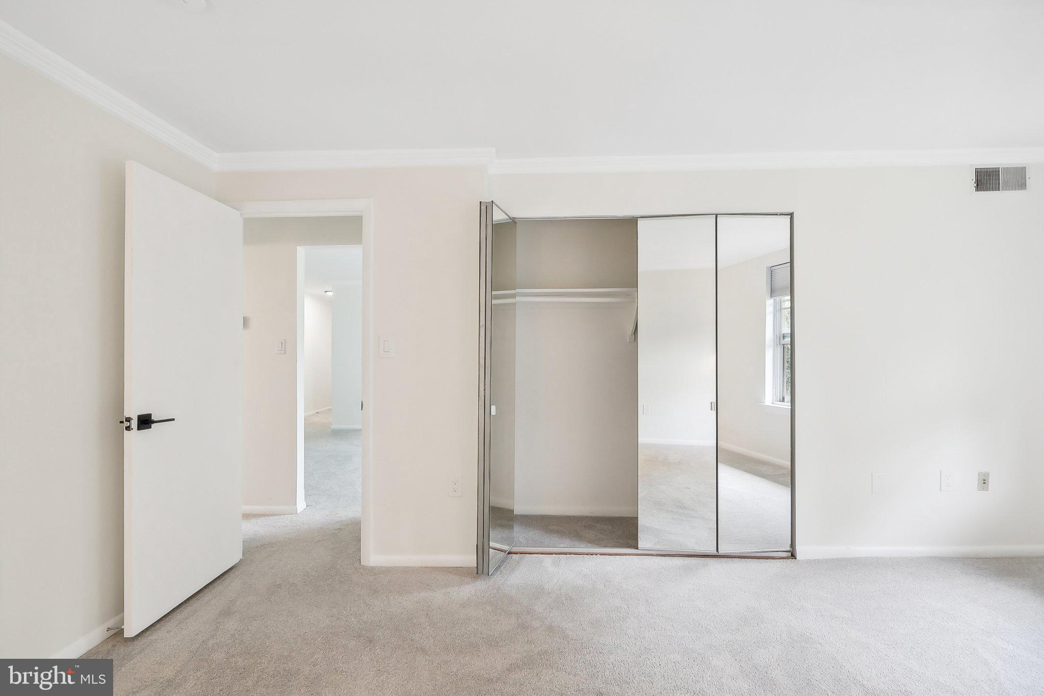 MC LEAN CHASE - Residential