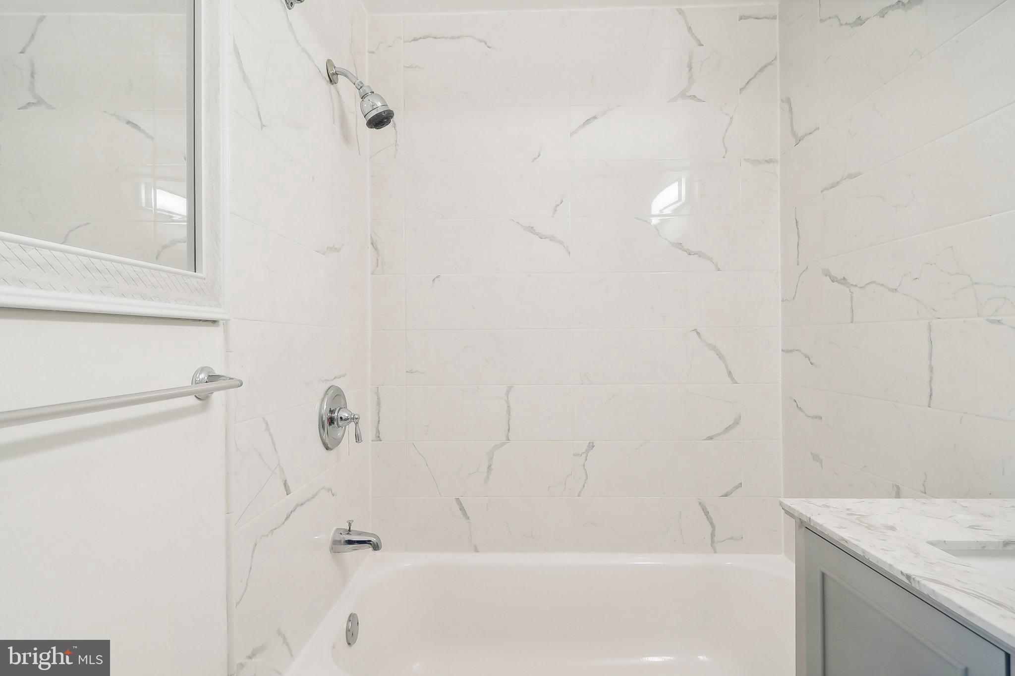 MC LEAN CHASE - Residential