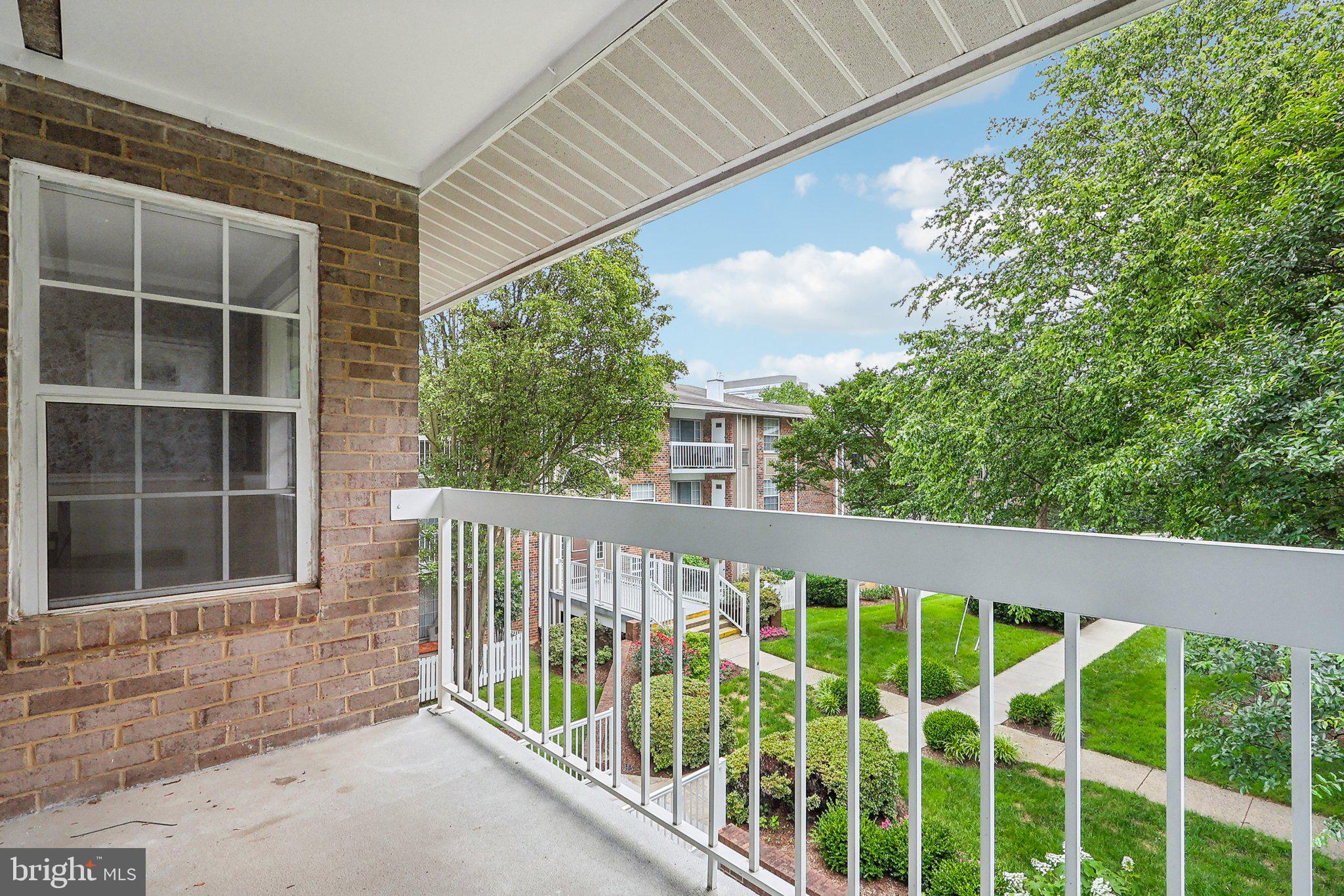 MC LEAN CHASE - Residential