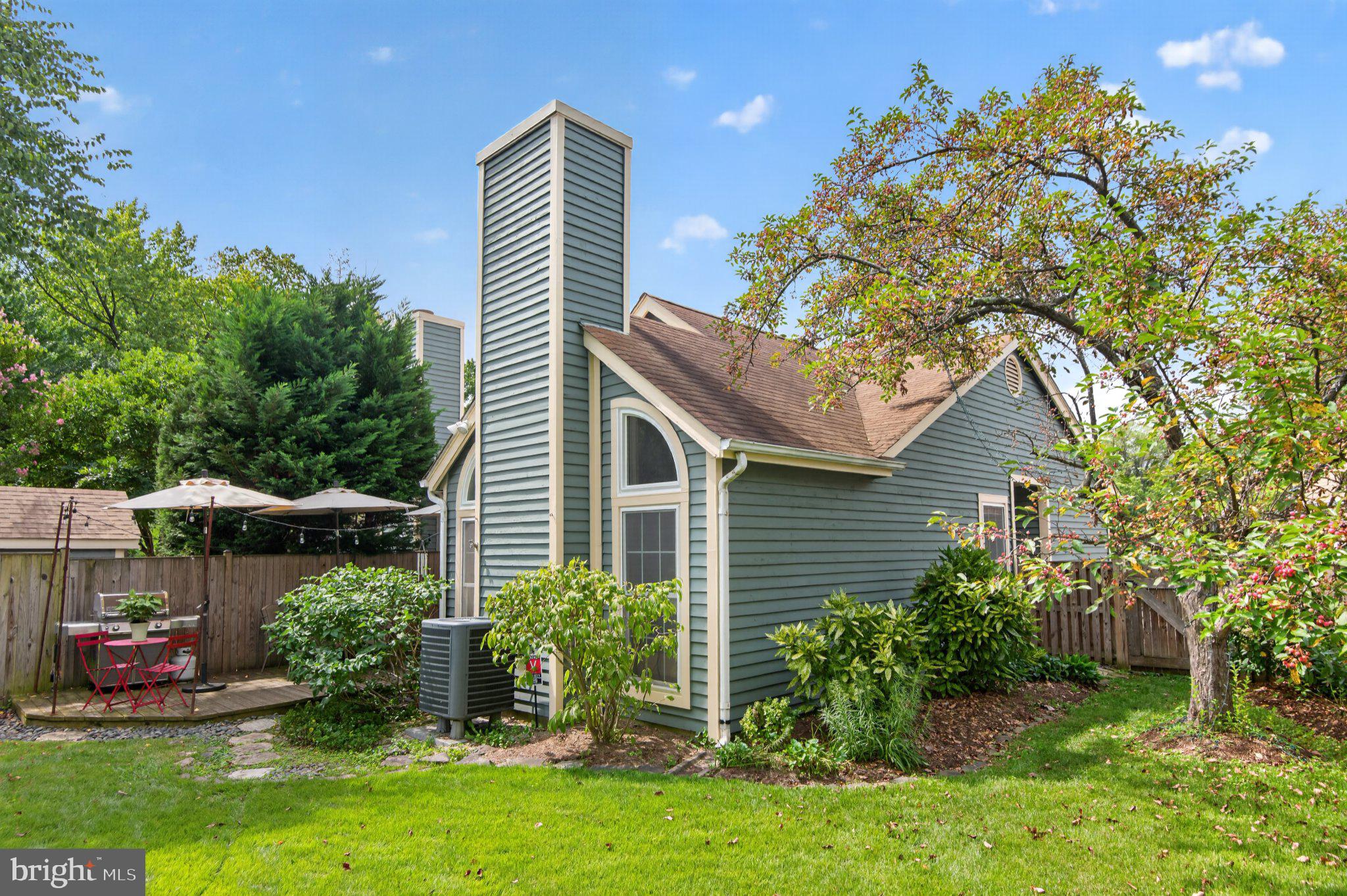 919 YACHTSMAN WAY