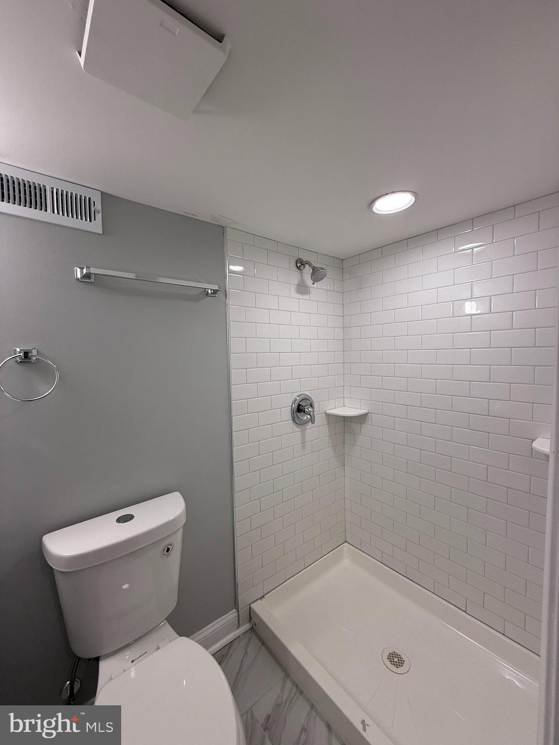 CLIFTON PARK - Residential Lease