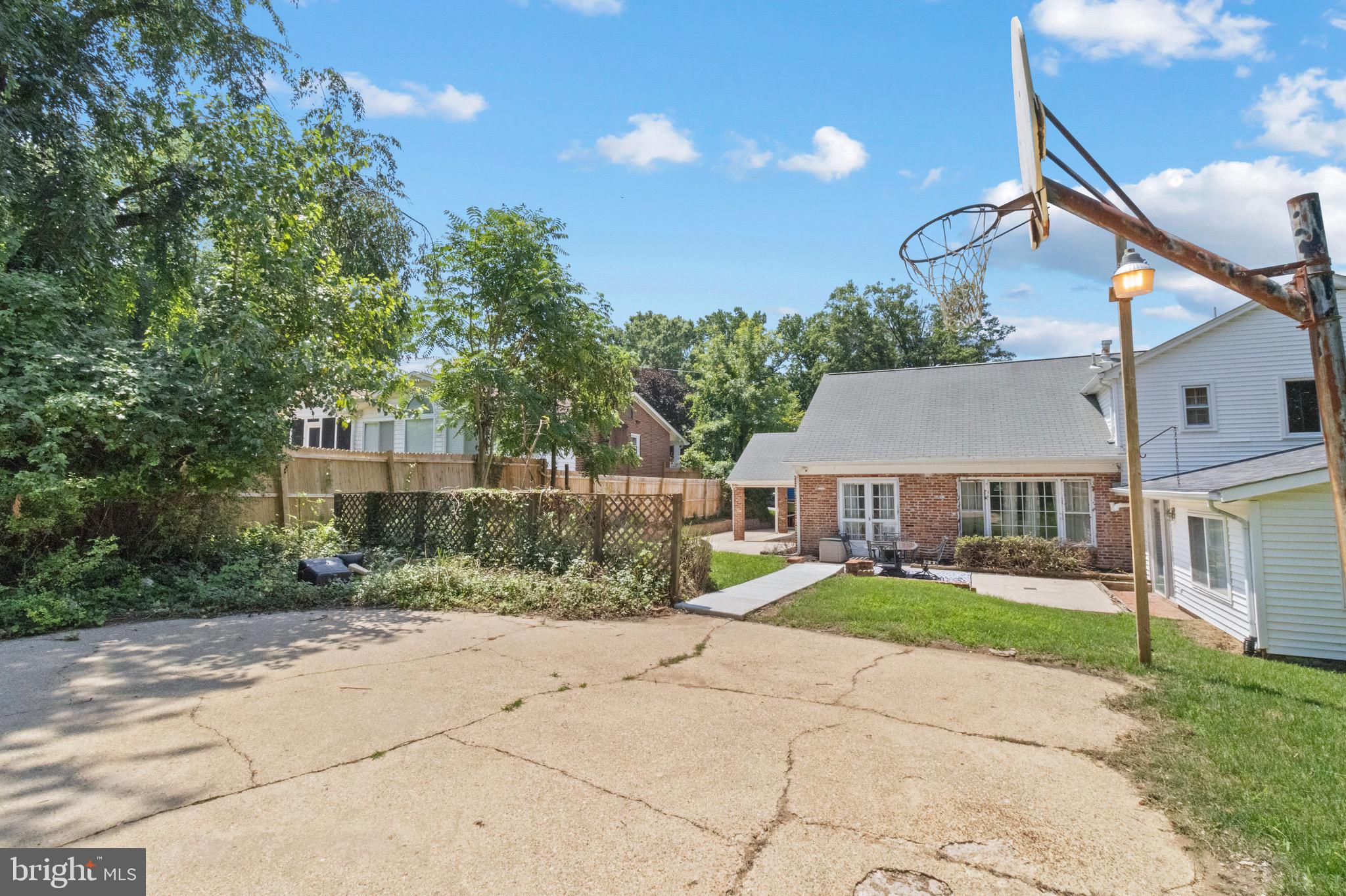 NORTH POTOMAC VISTA - Residential