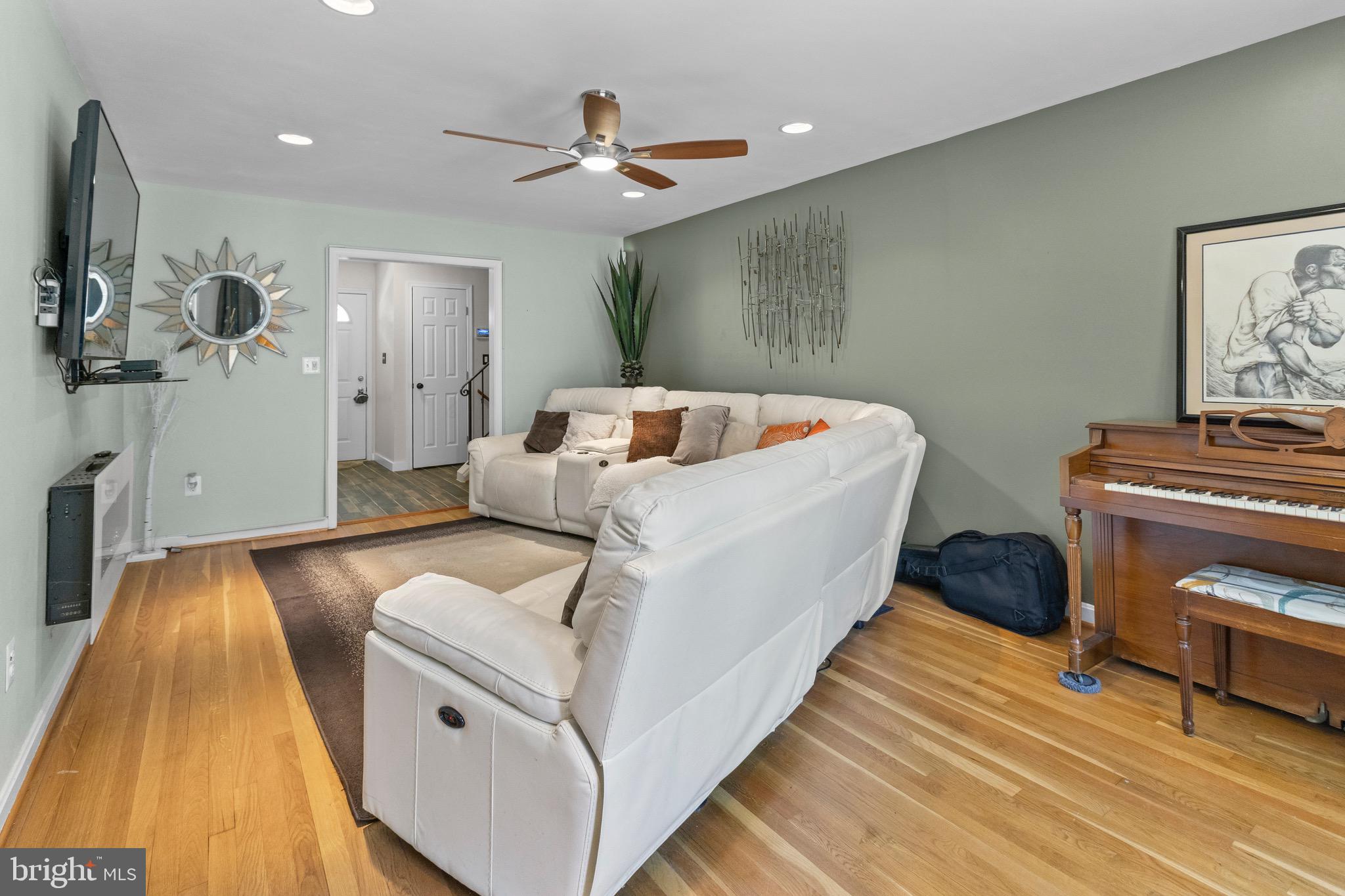 NORTH POTOMAC VISTA - Residential