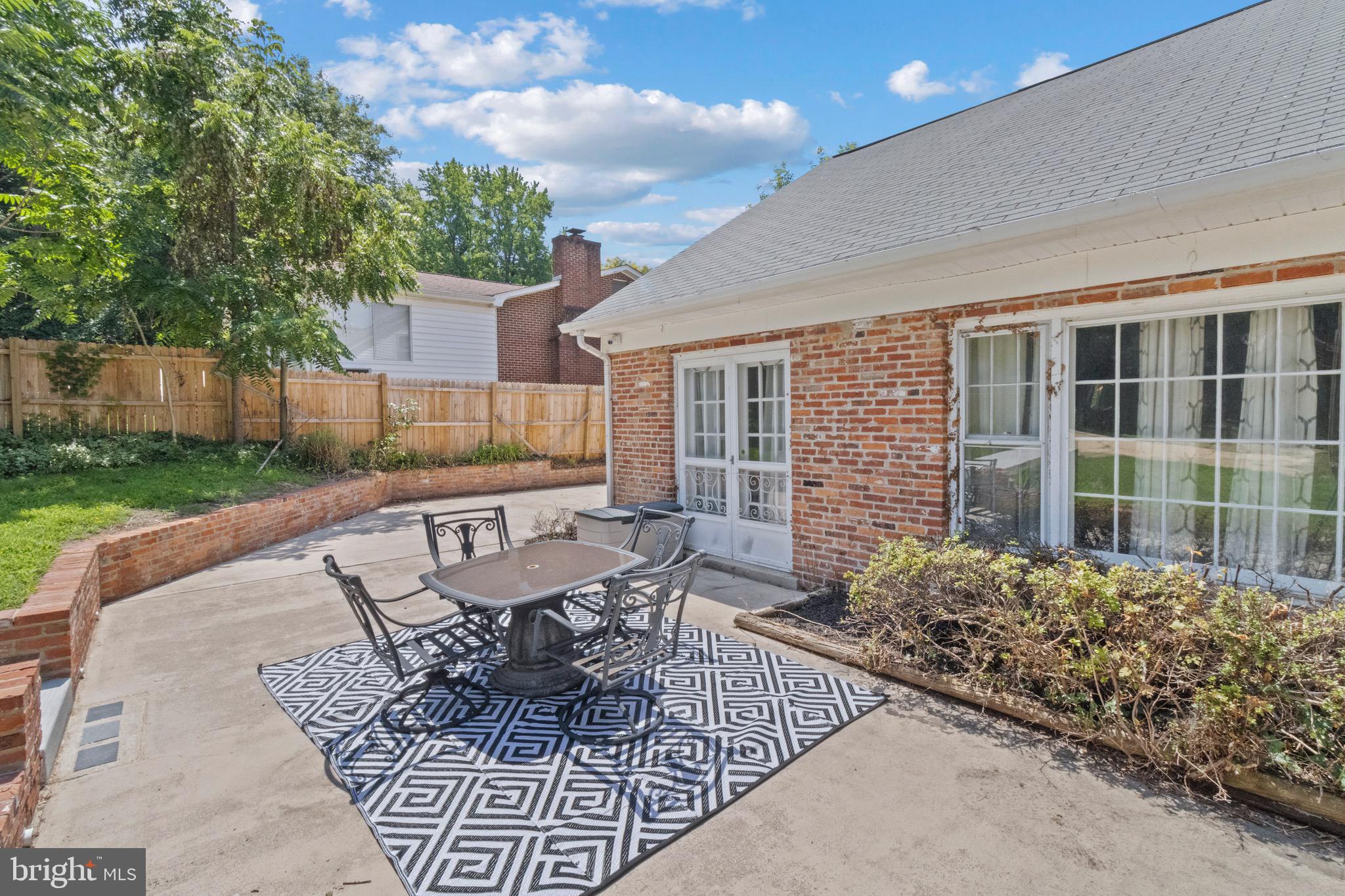 NORTH POTOMAC VISTA - Residential