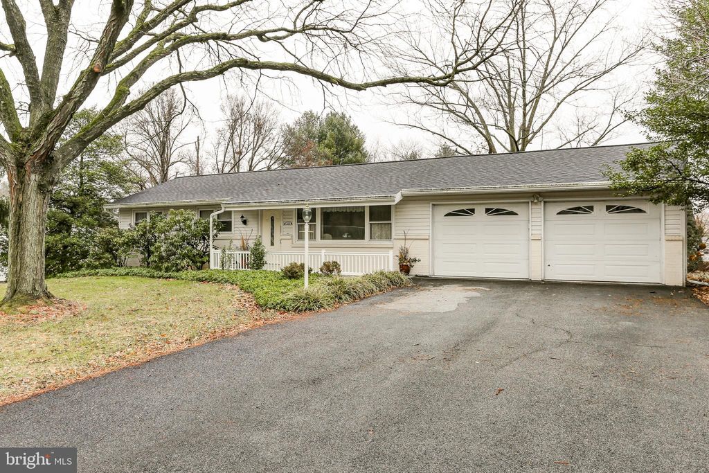 Photo of 2333 BEACON HILL RD, LANCASTER, PA 17601 (MLS # PALA2029594)