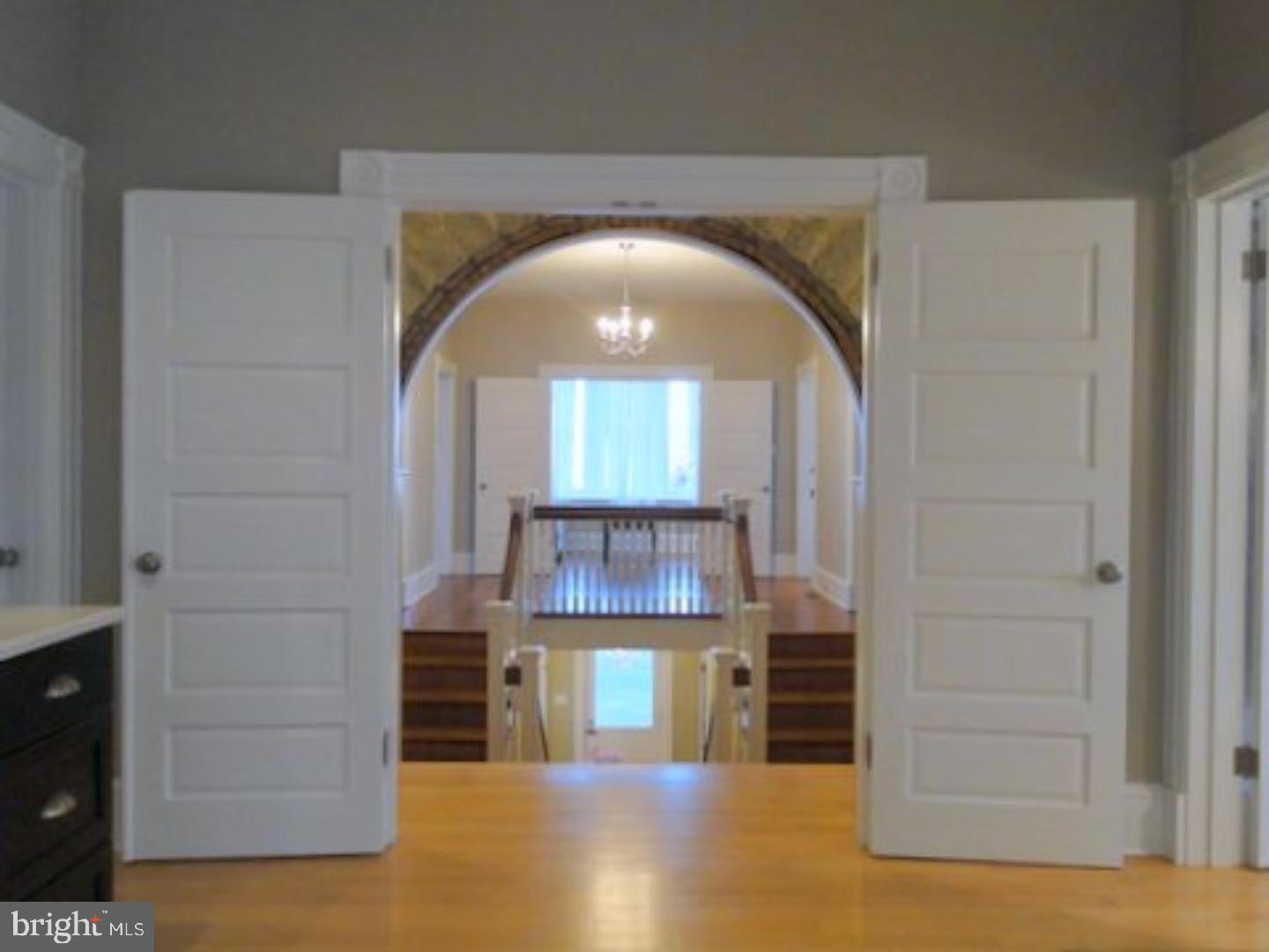 COLONIAL VILLAGE - Residential