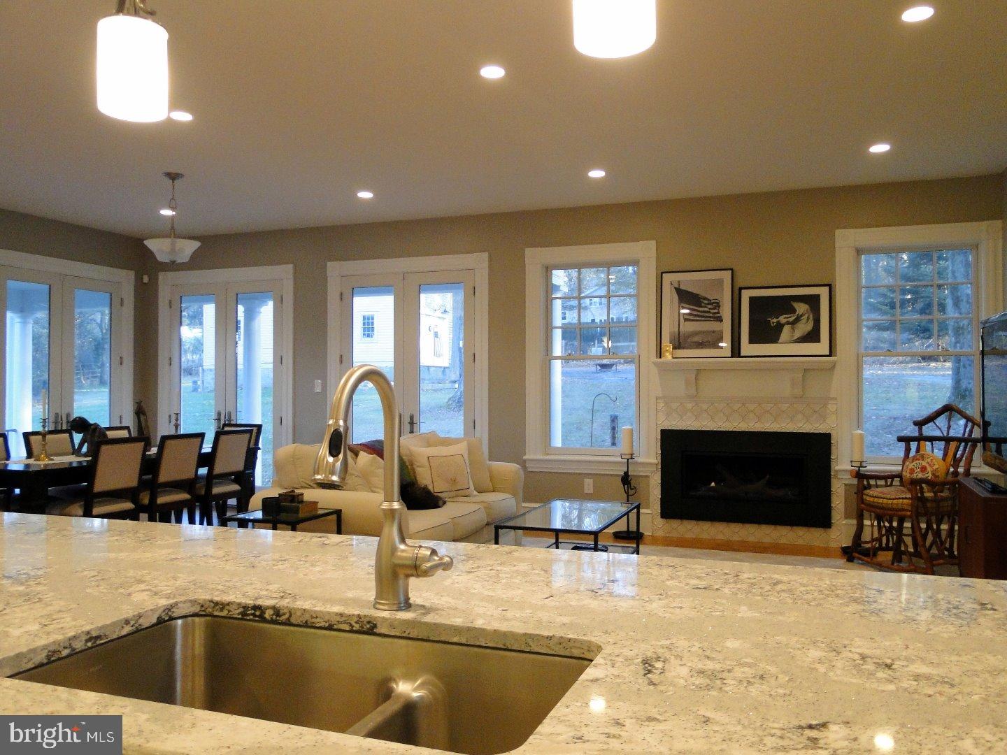 COLONIAL VILLAGE - Residential