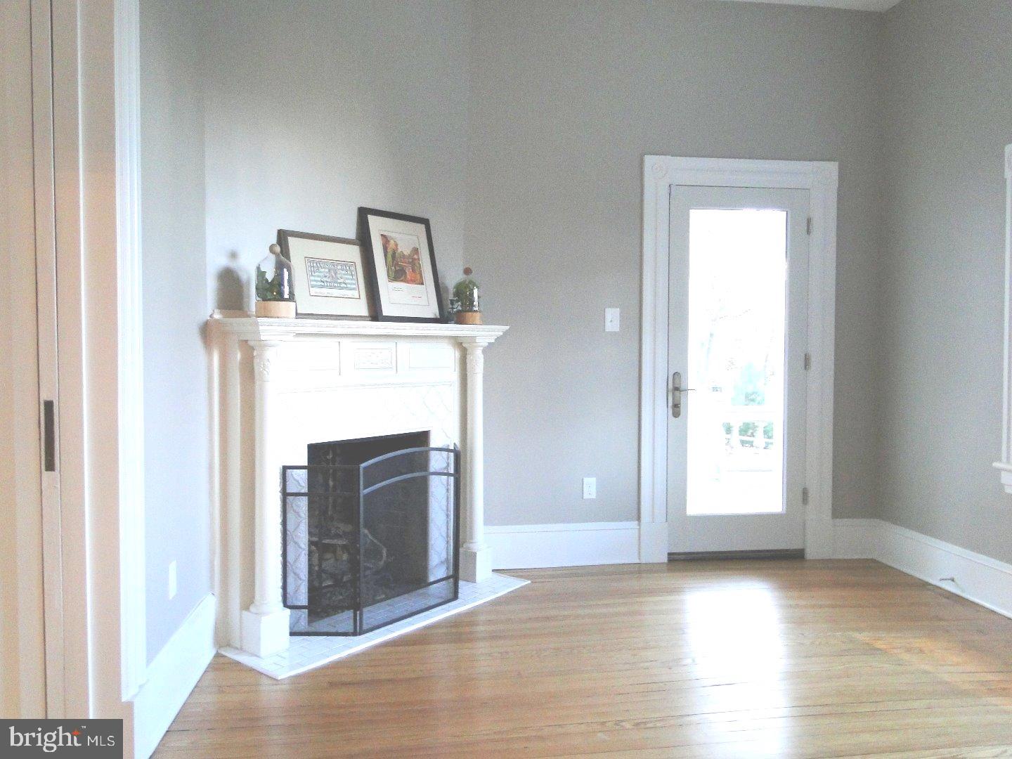 COLONIAL VILLAGE - Residential