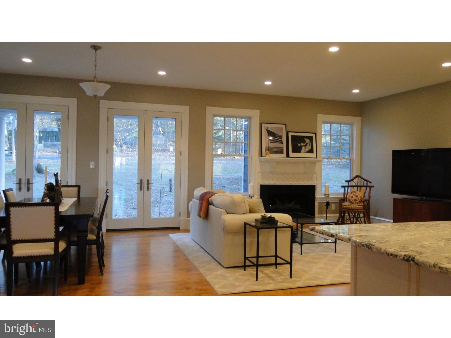 COLONIAL VILLAGE - Residential