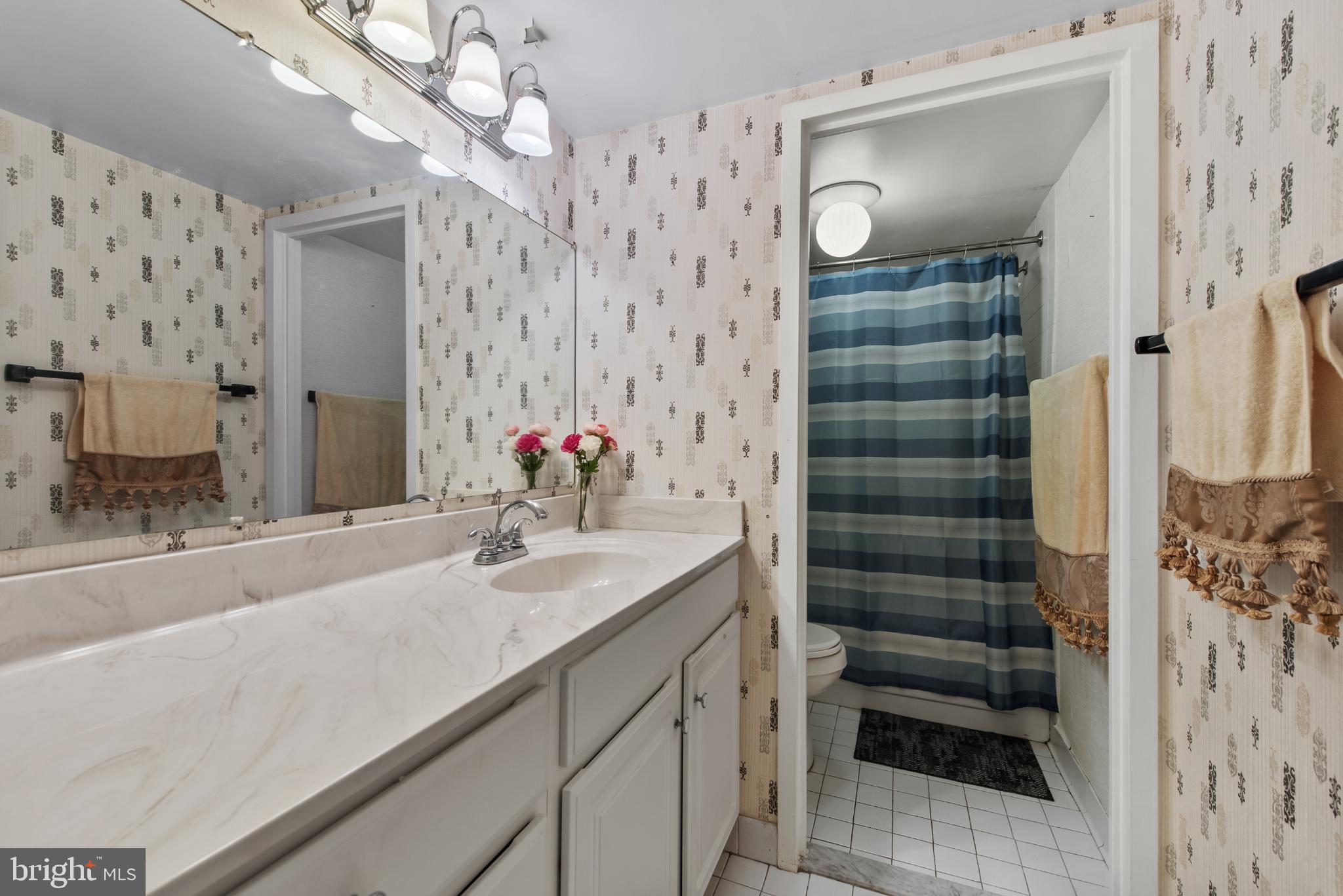 RIDGELY TOWSON CENTER - Residential Lease