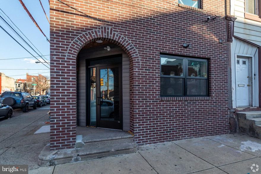 Approx 800 sq ft of commercial space plus additional storage near the highly visible intersection of 29th and Girard. Asking $22 PSF. Modified gross lease. Tenant pays utilities.