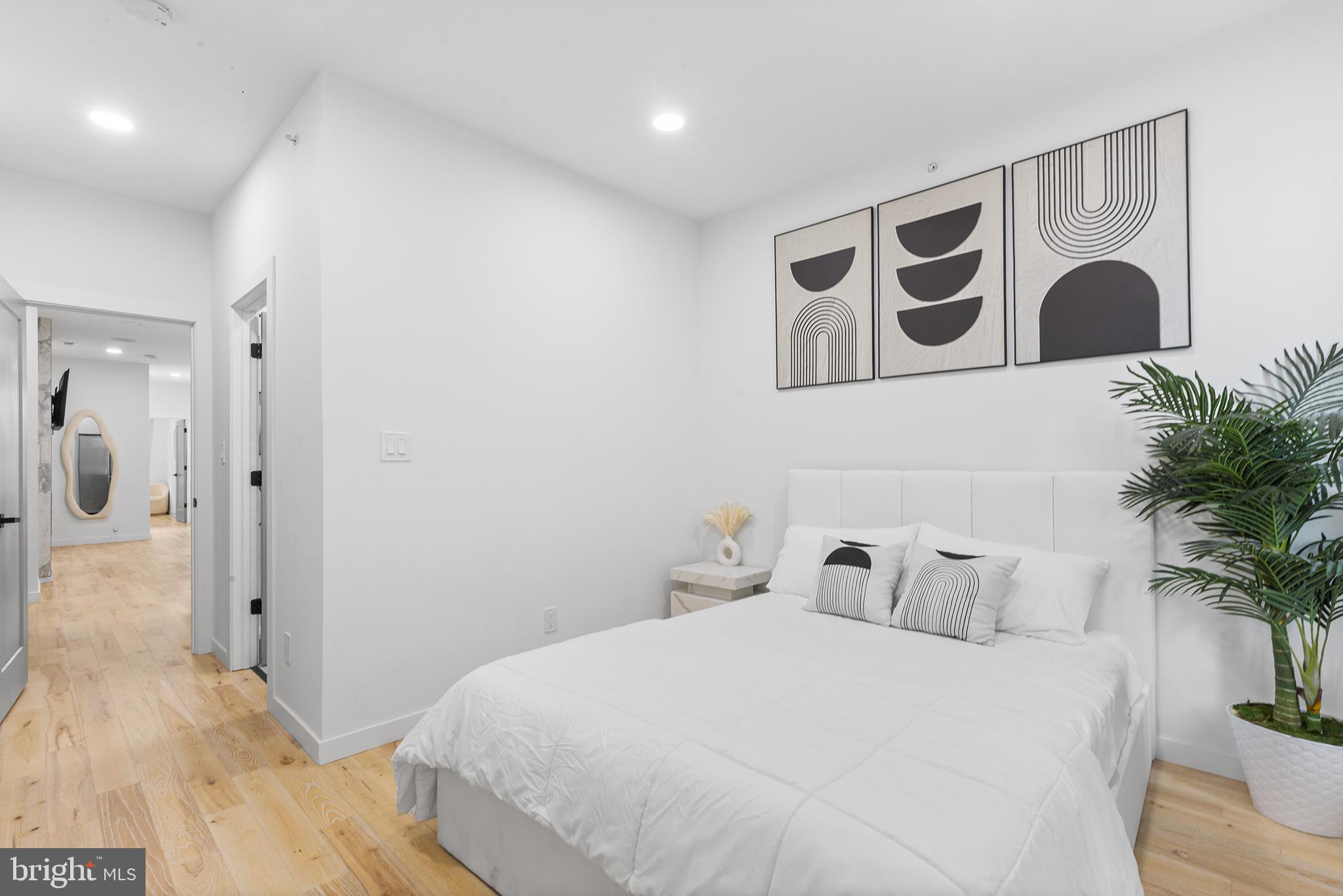 UNIVERSITY CITY - Residential