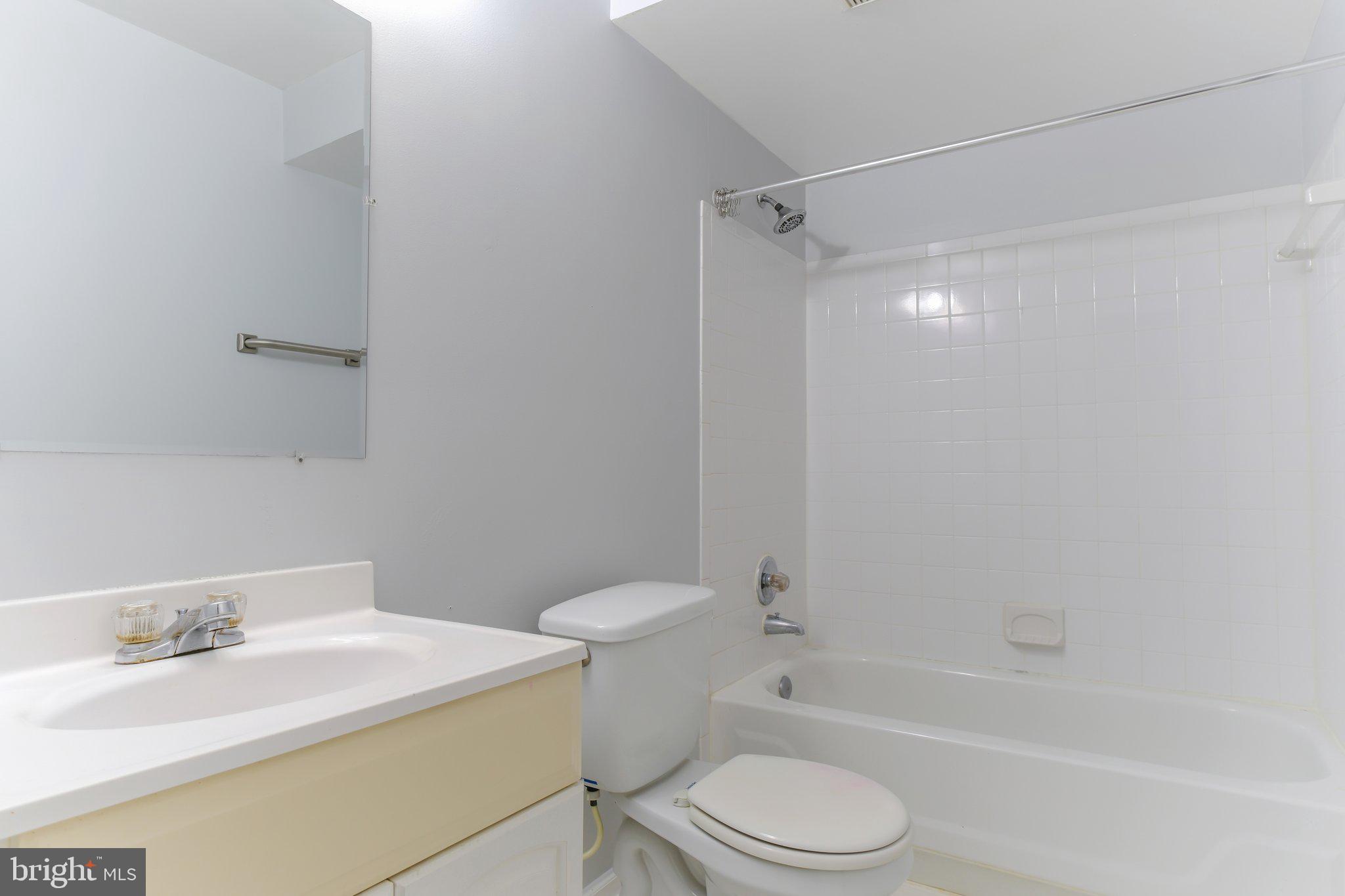 STRATFORD MEWS - Residential Lease