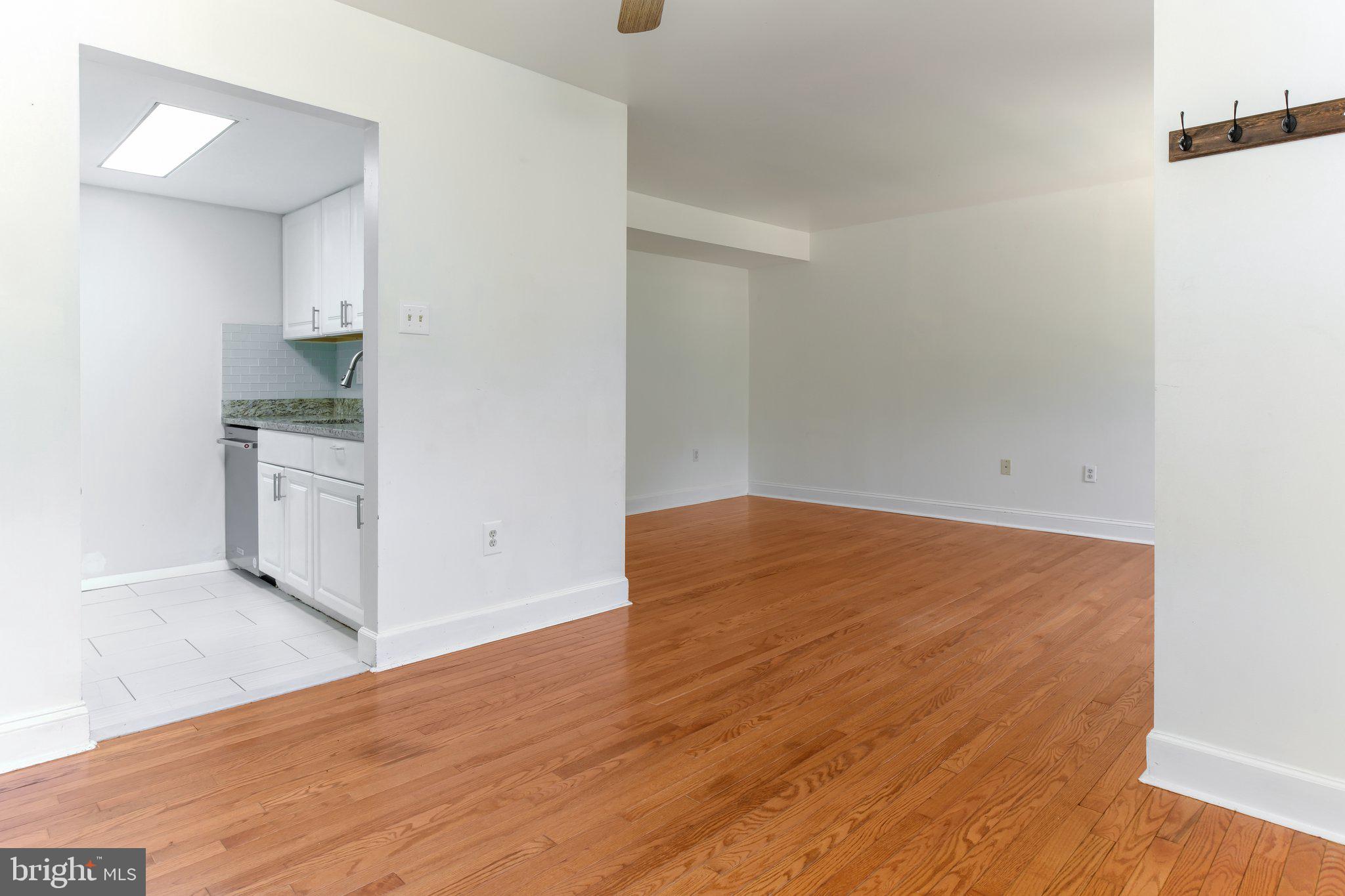 STRATFORD MEWS - Residential Lease