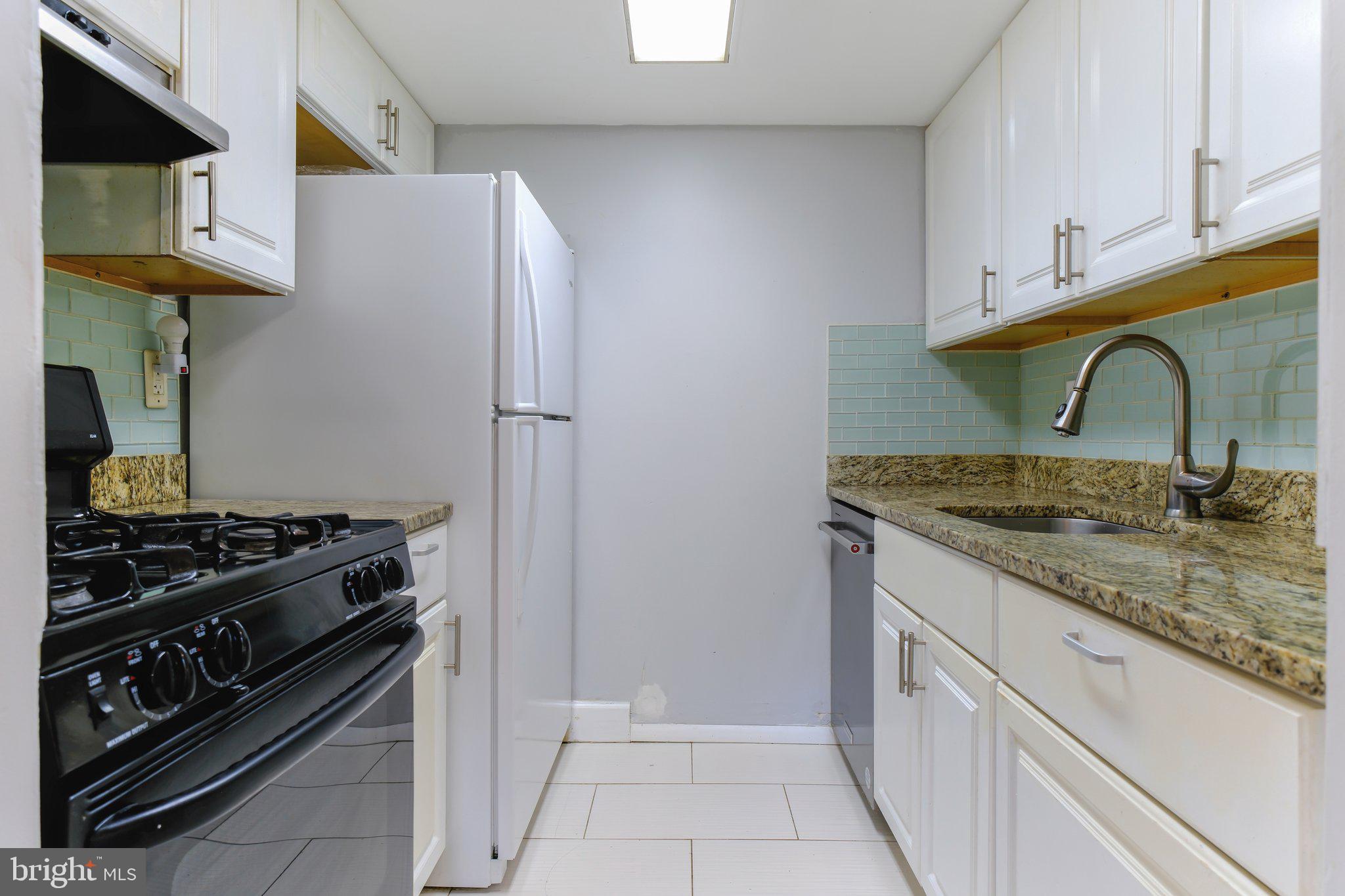 STRATFORD MEWS - Residential Lease