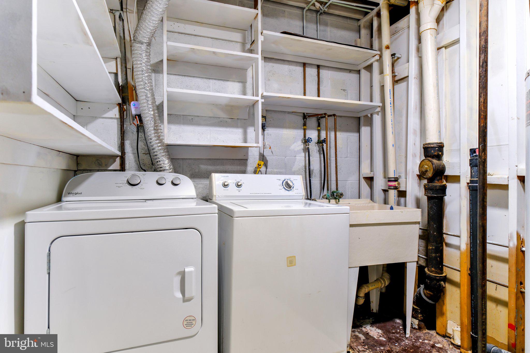 STRATFORD MEWS - Residential Lease