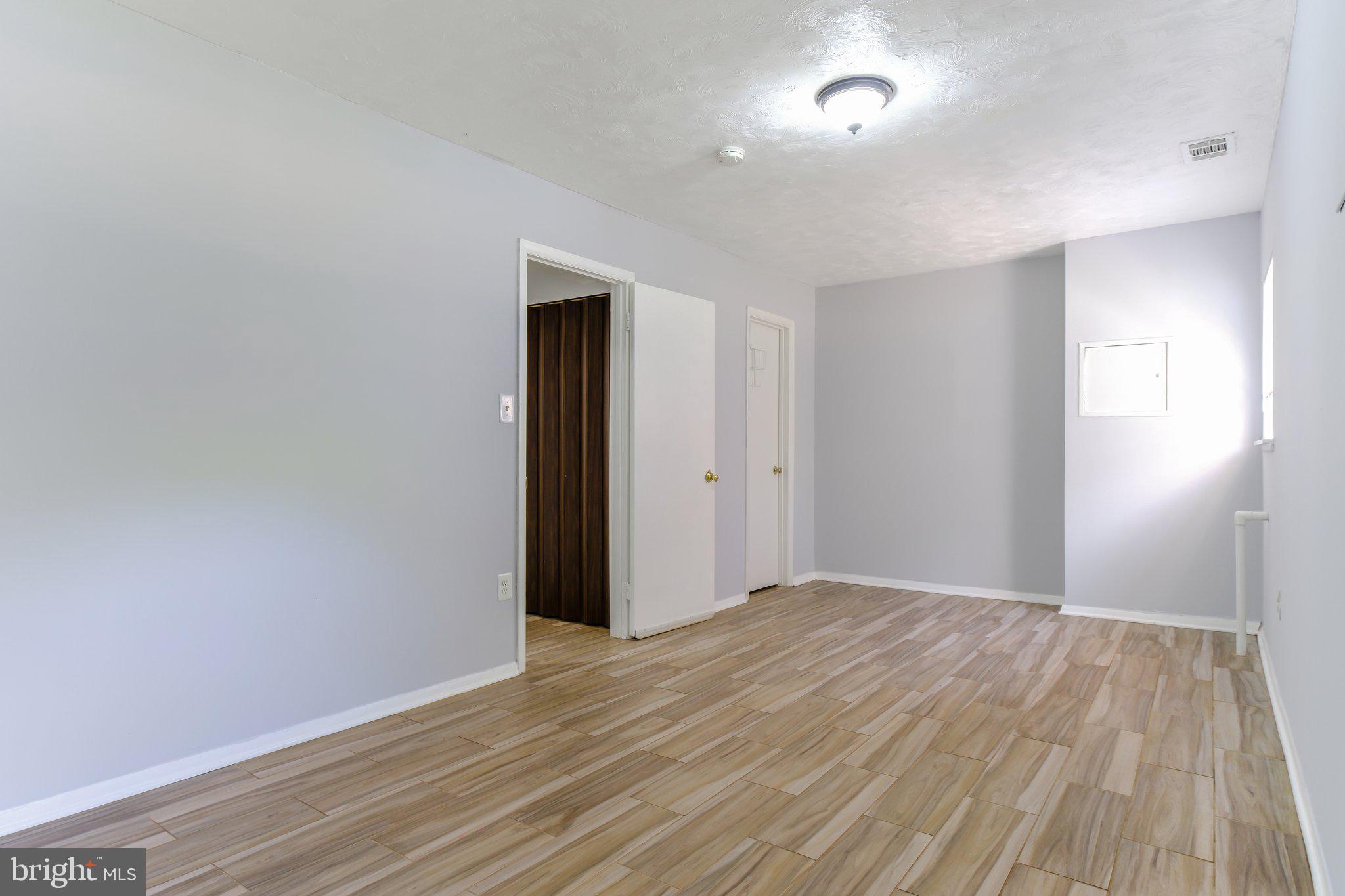 STRATFORD MEWS - Residential Lease