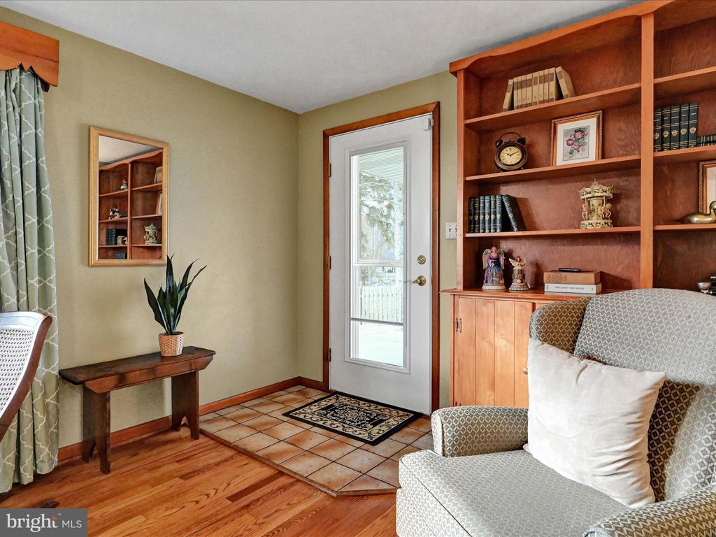 Photo of 827 Pine Hill Road, LITITZ, PA 17543 (MLS # PALA2061494)