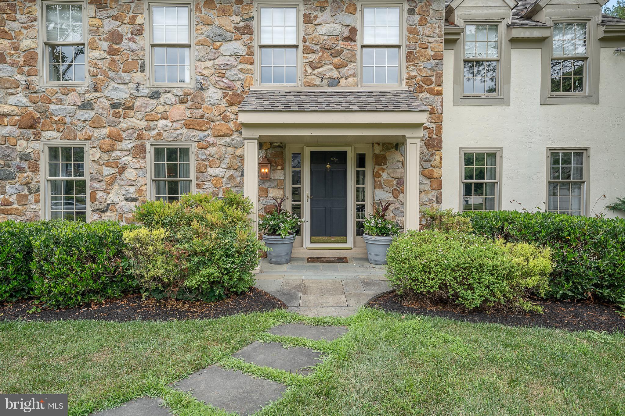 STONEGATE - Residential