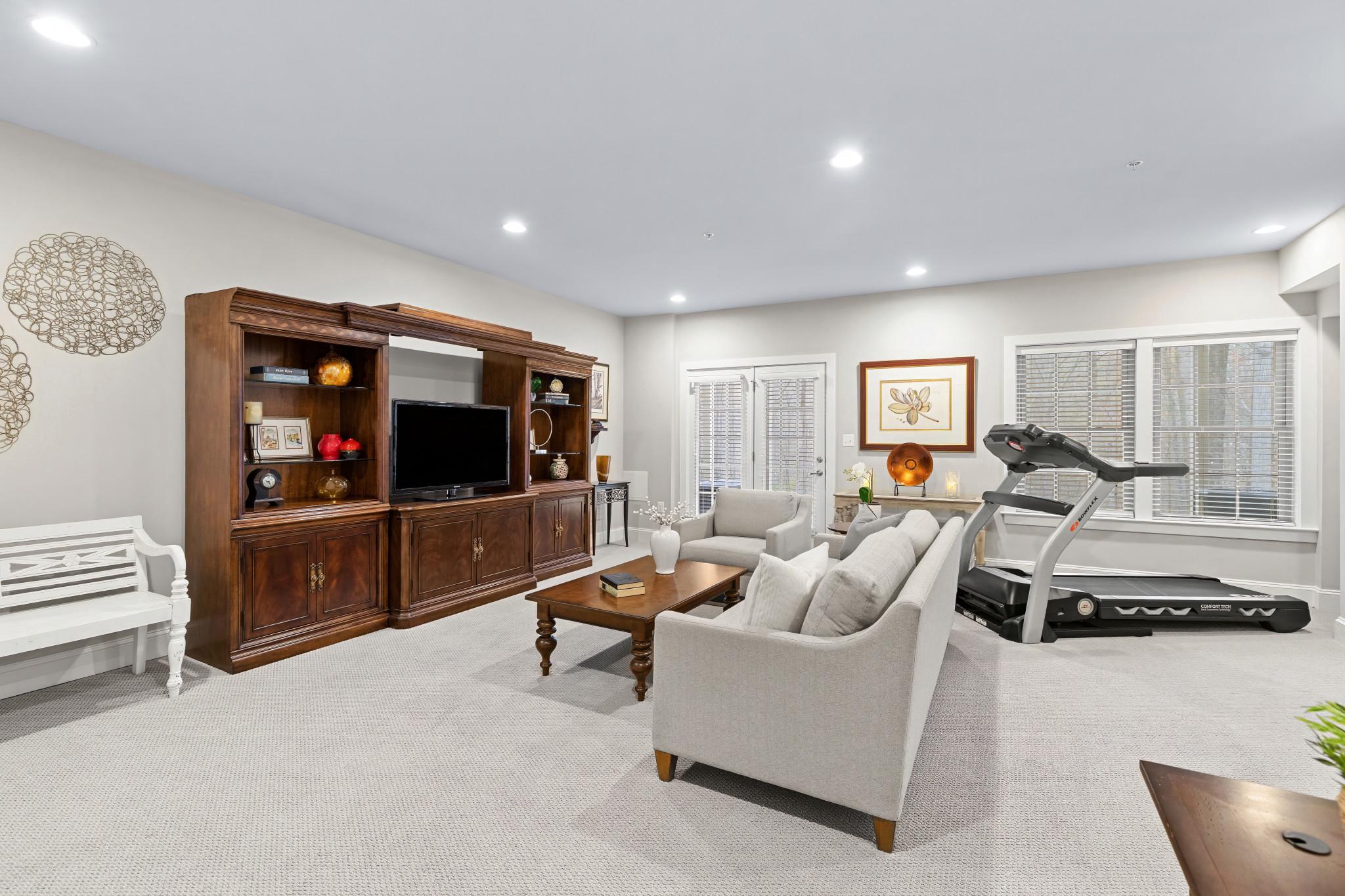 HAWTHORNES GRANT AT BRO - Residential