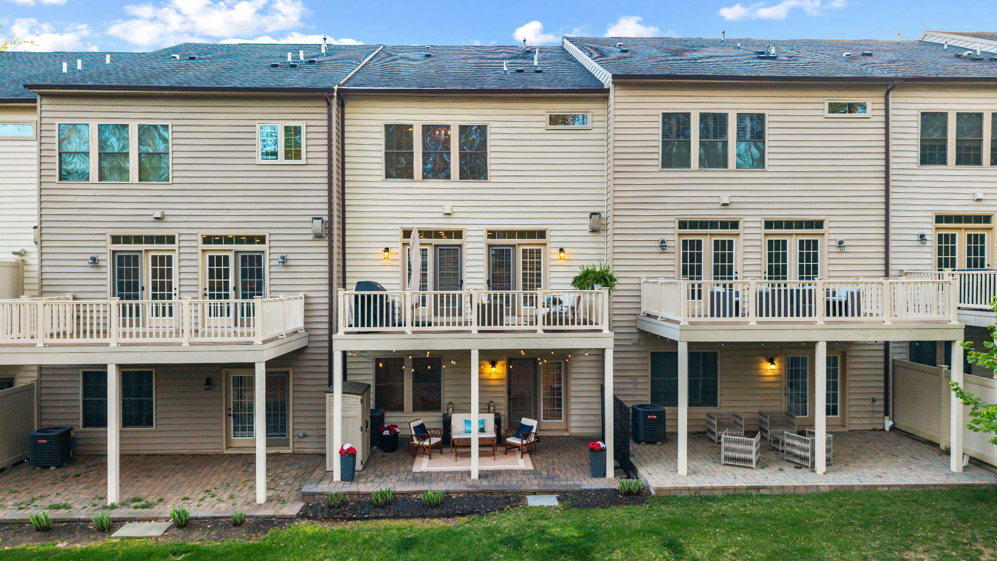 HAWTHORNES GRANT AT BRO - Residential