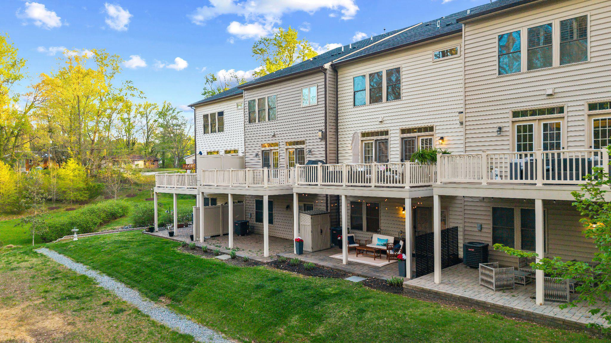 HAWTHORNES GRANT AT BRO - Residential