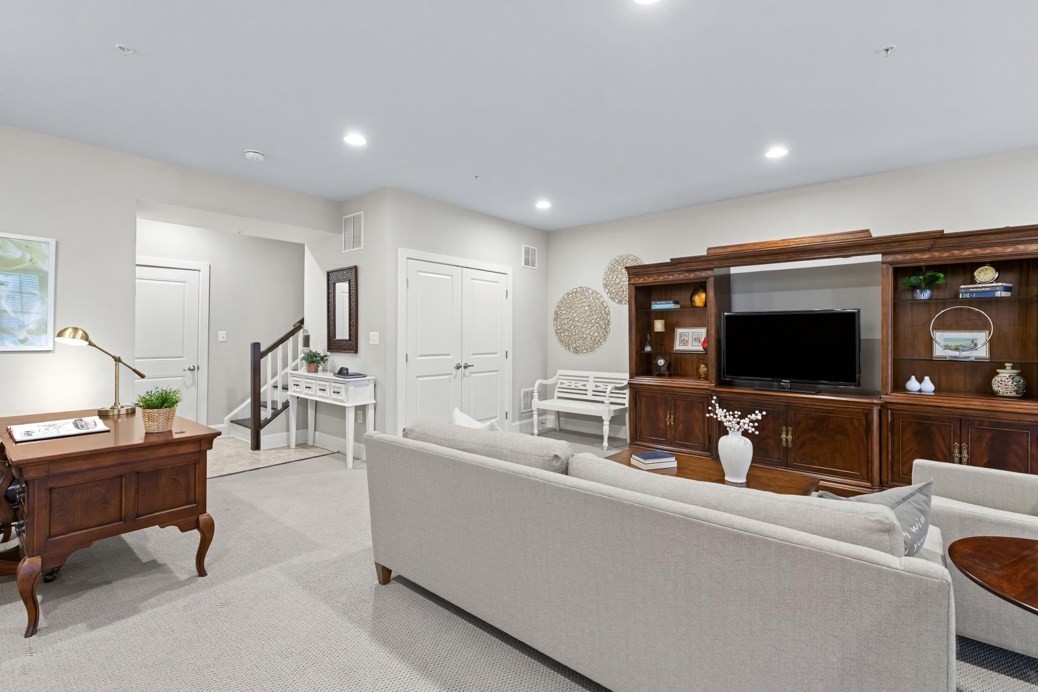 HAWTHORNES GRANT AT BRO - Residential