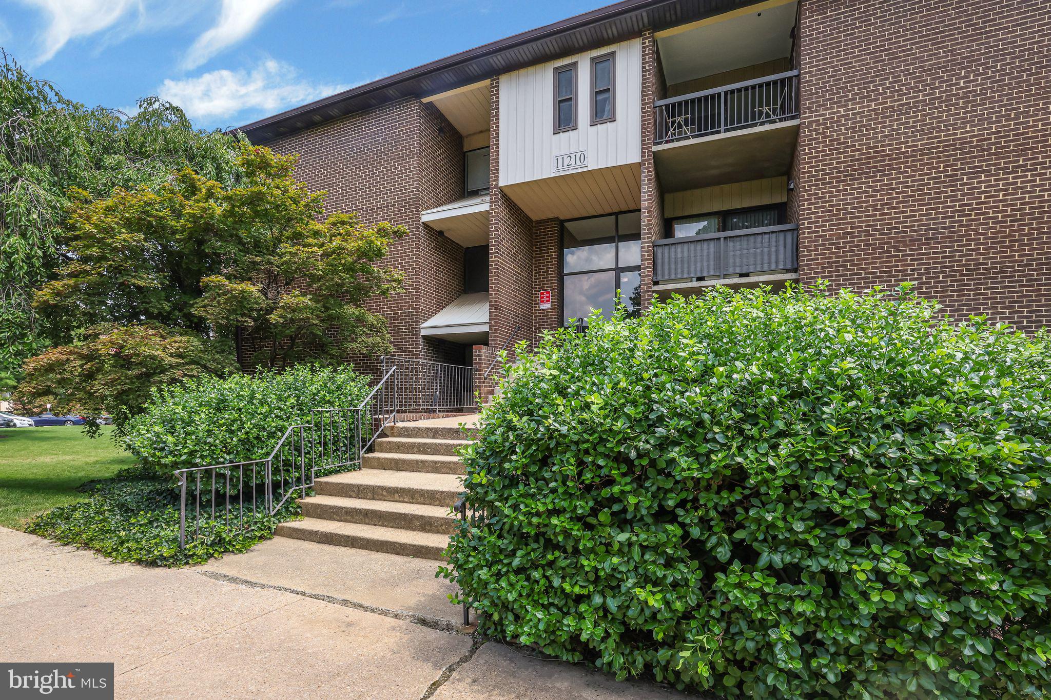 CHERRY GLEN CONDOS - Residential