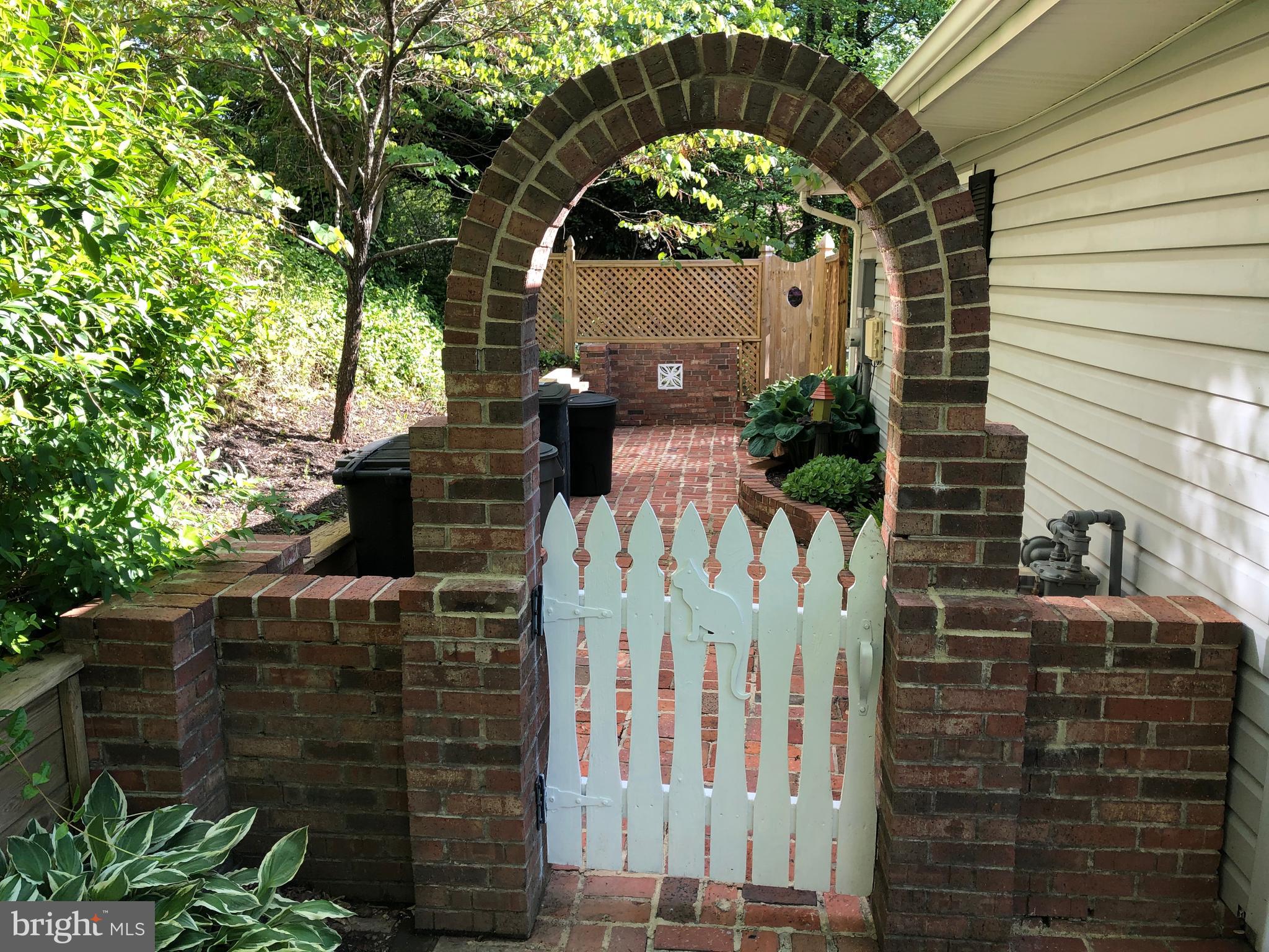 MONTPELIER - Residential