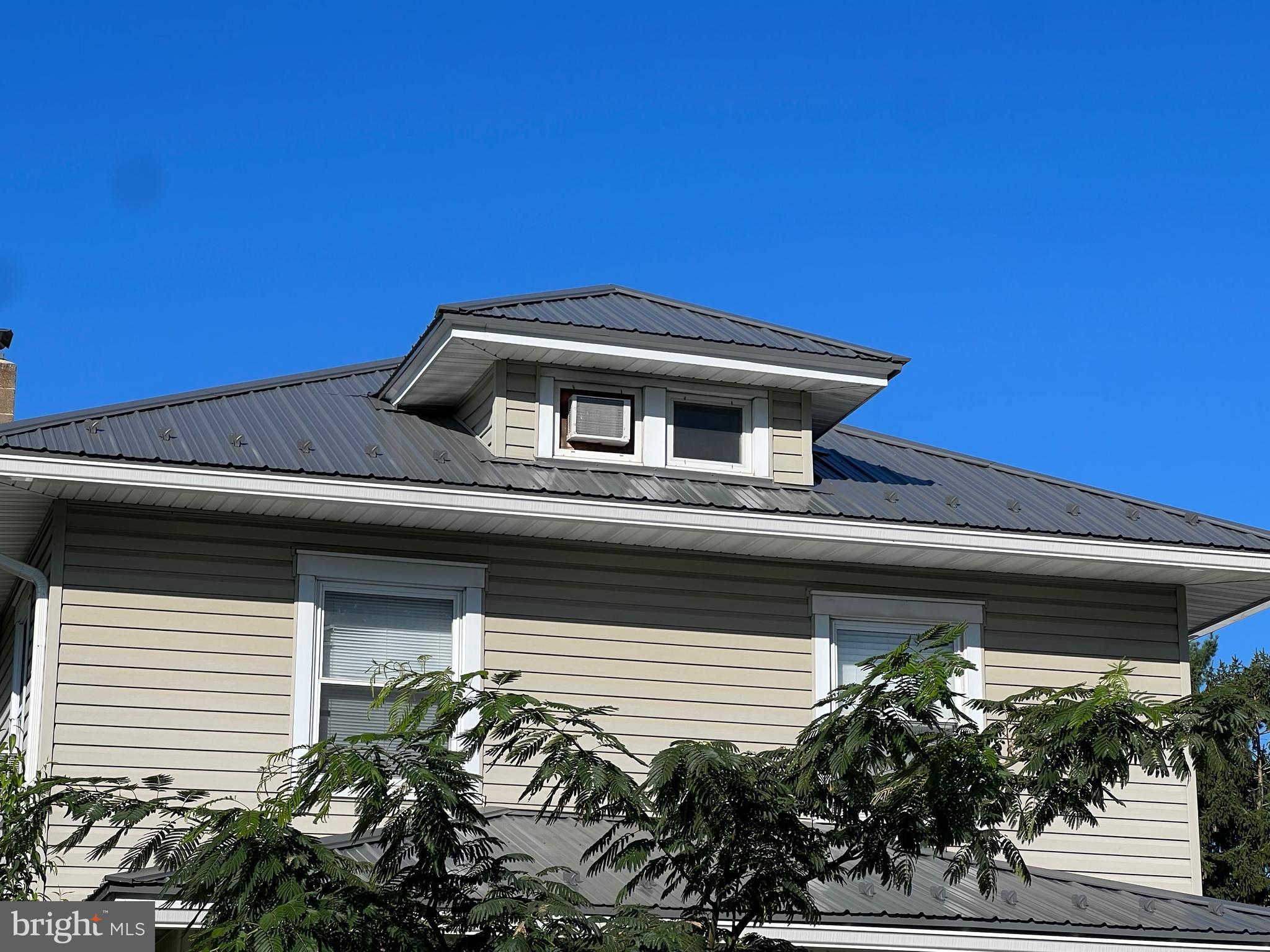 HALFWAY - Residential