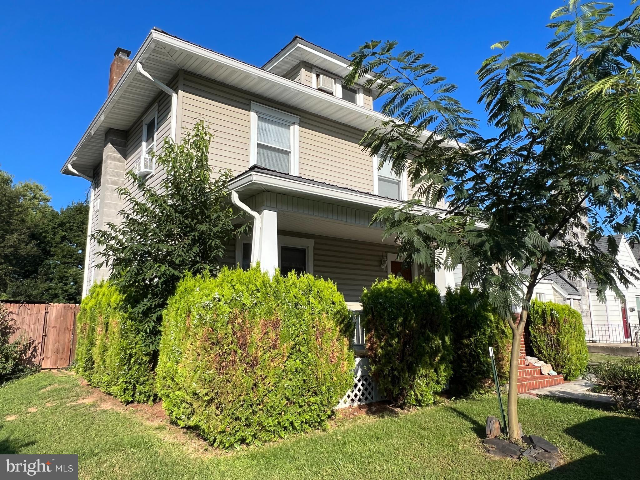 HALFWAY - Residential