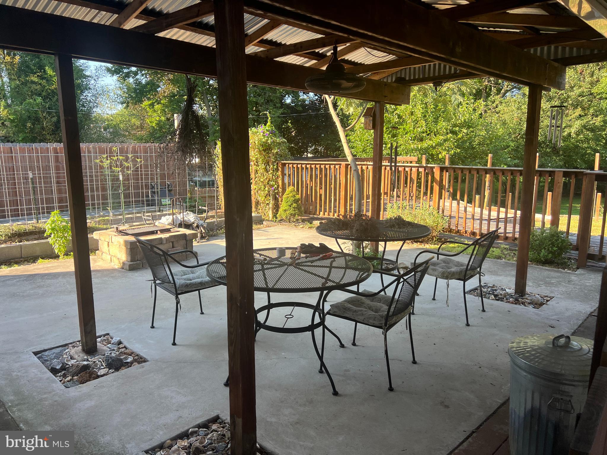 HALFWAY - Residential