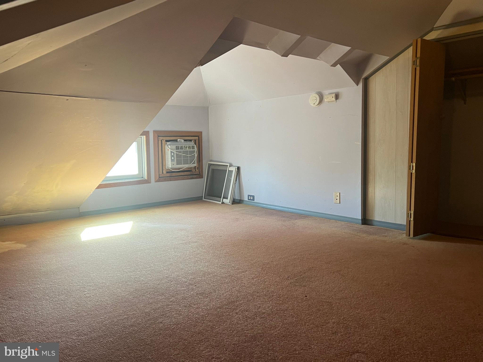 HALFWAY - Residential