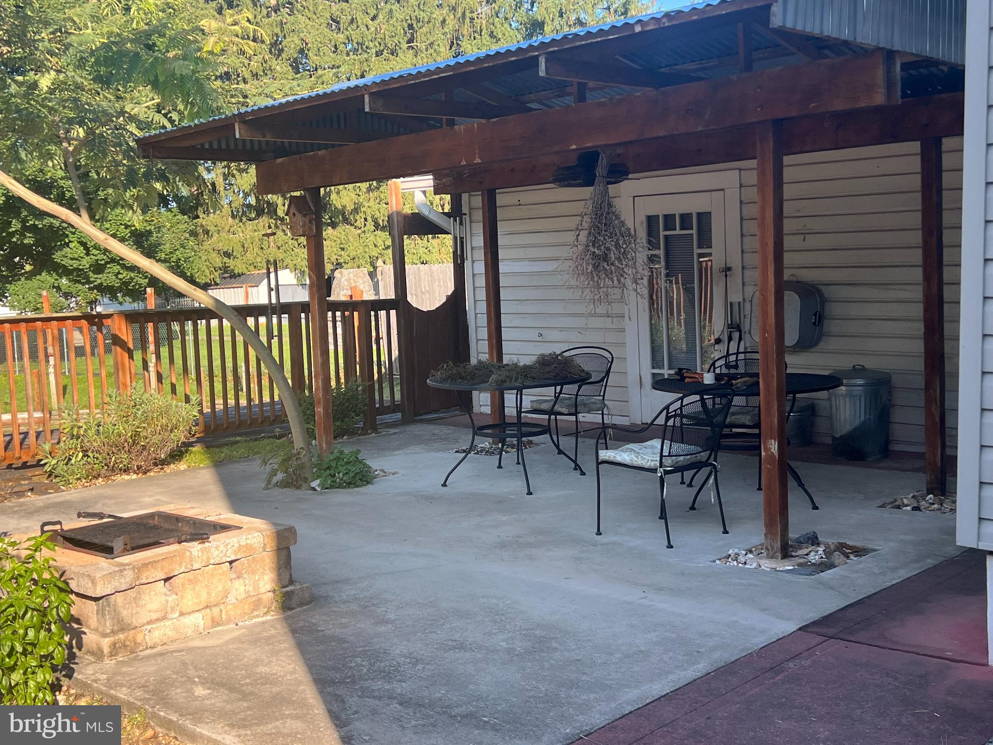 HALFWAY - Residential