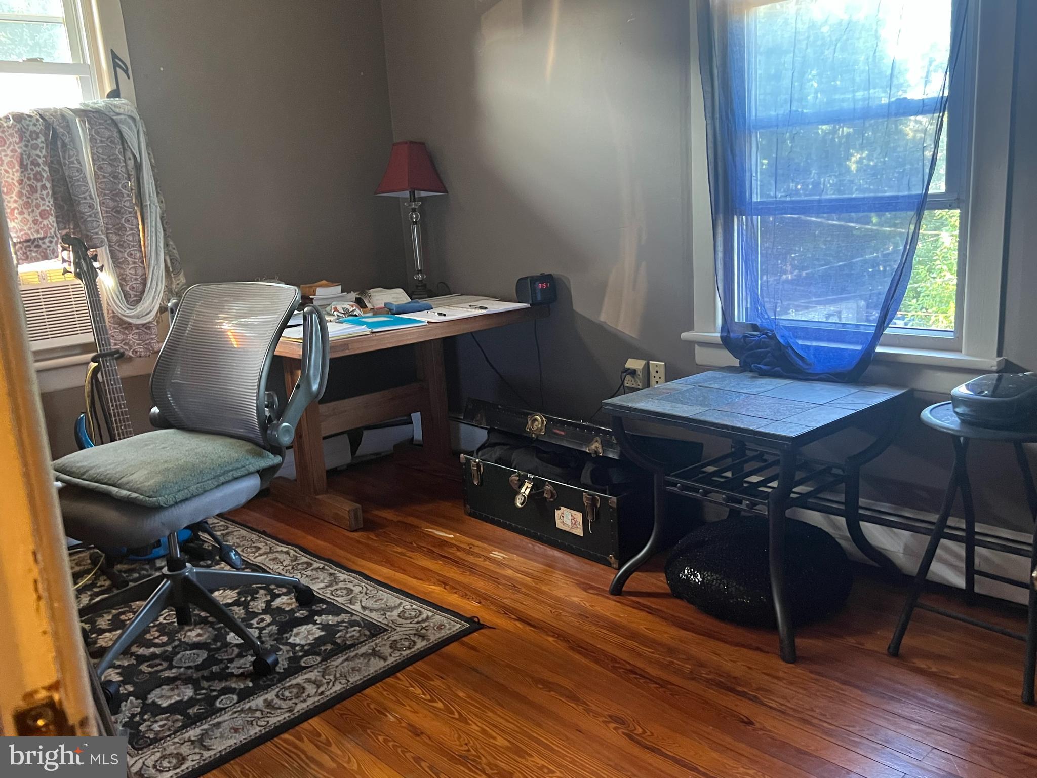 HALFWAY - Residential