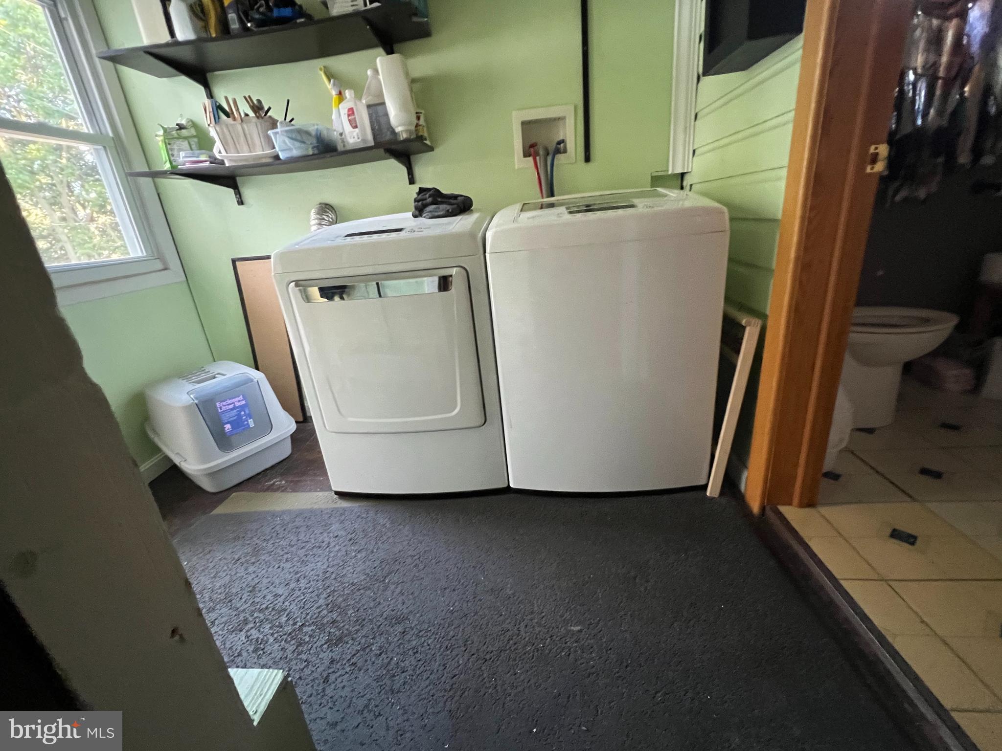 HALFWAY - Residential