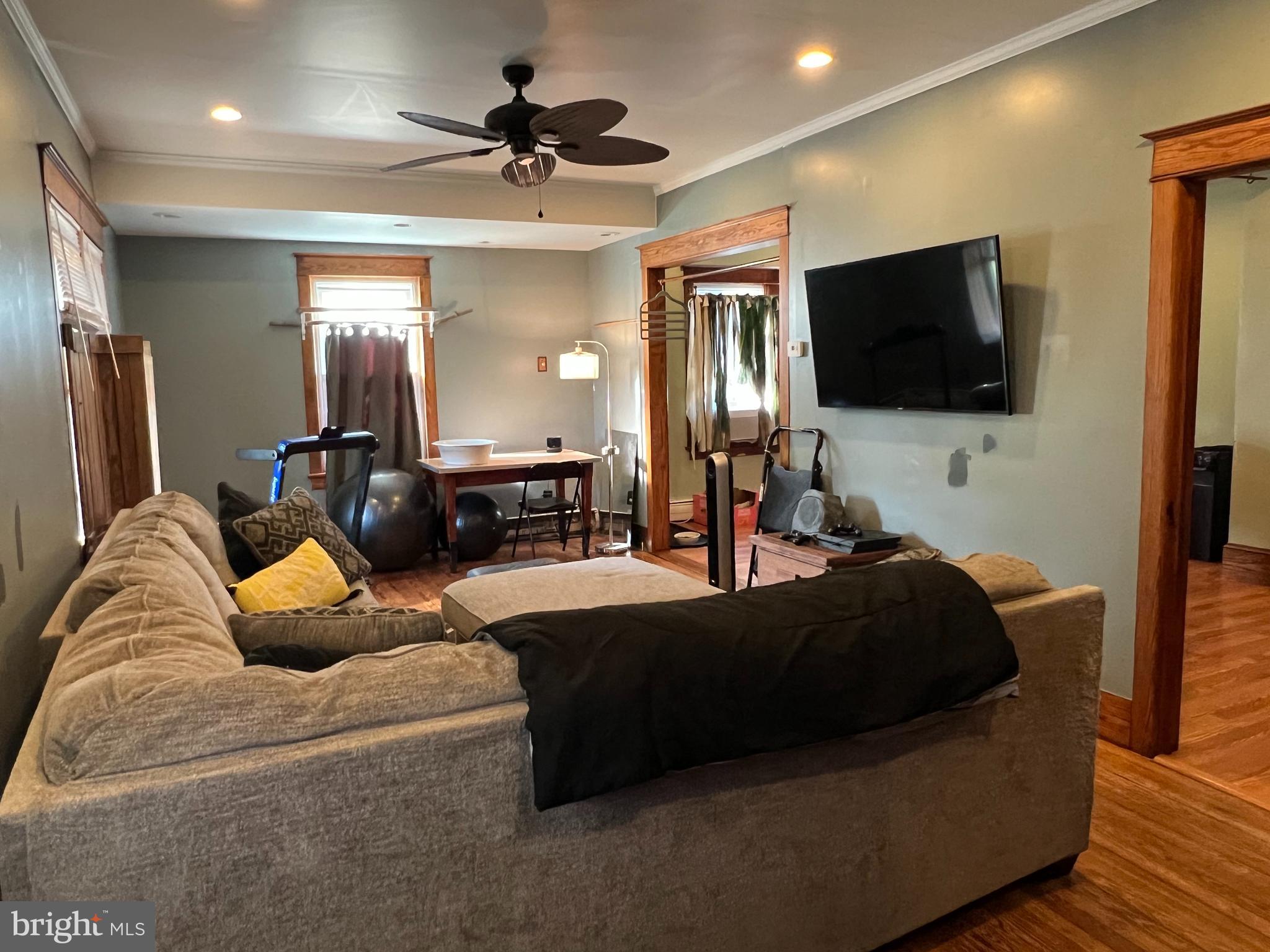 HALFWAY - Residential