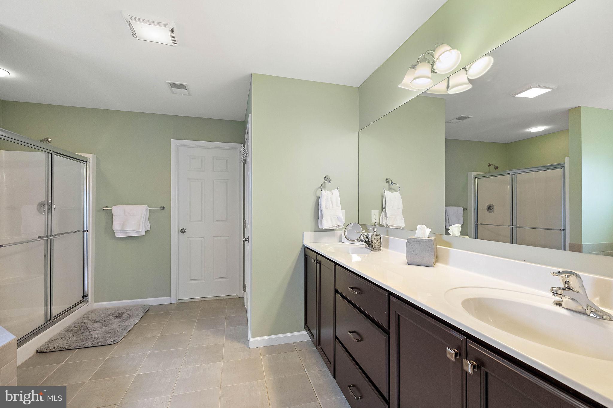 HILLS OF LONDON GROV - Residential