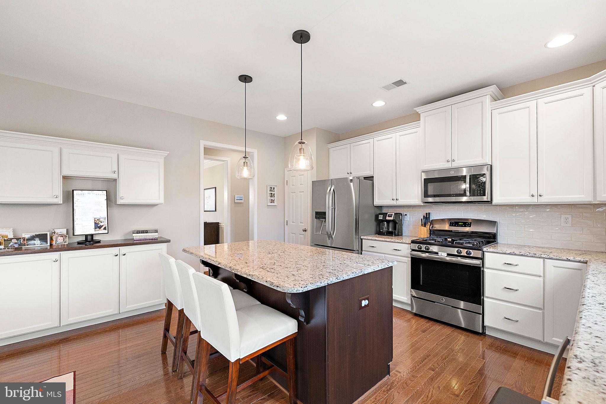 HILLS OF LONDON GROV - Residential