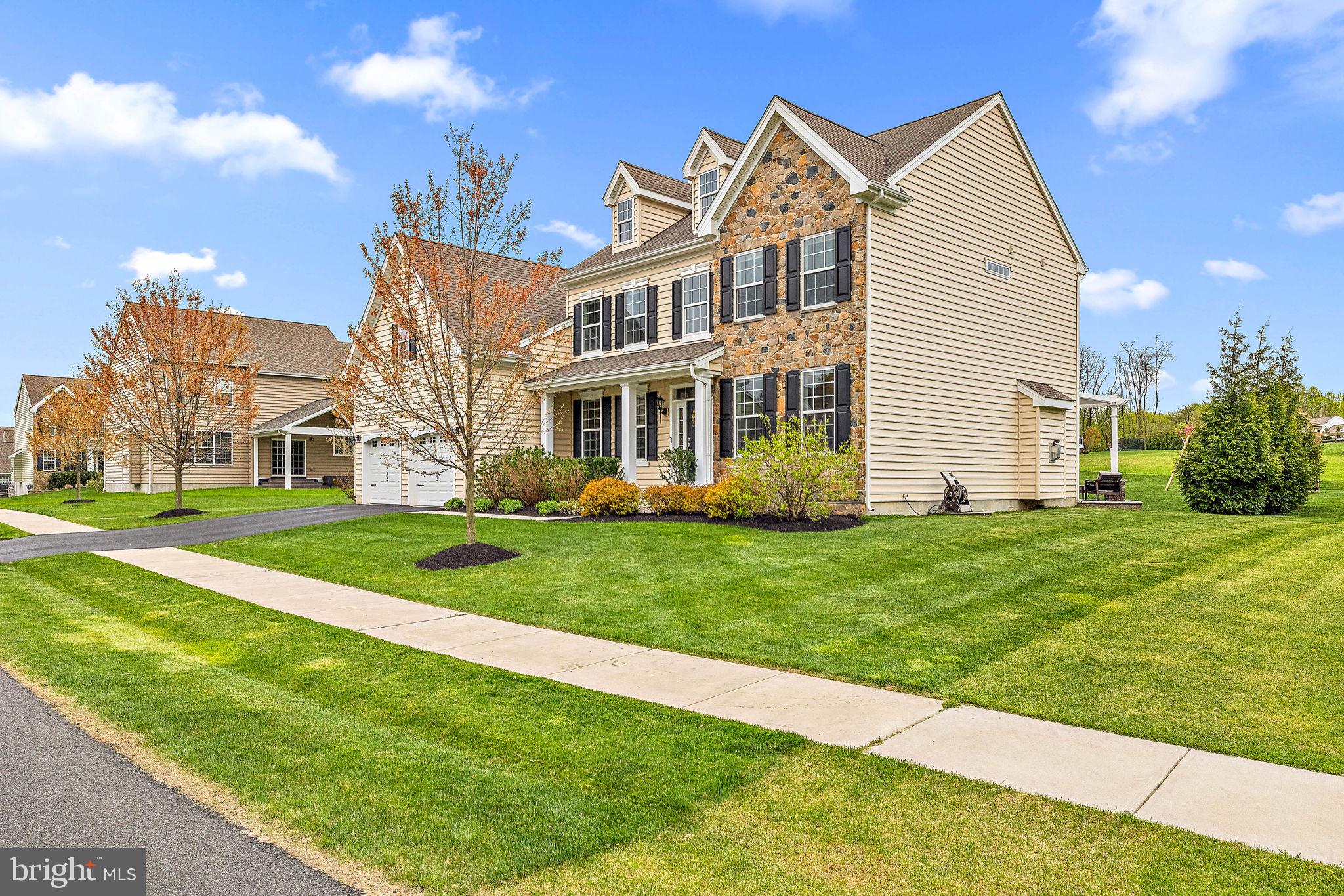 HILLS OF LONDON GROV - Residential