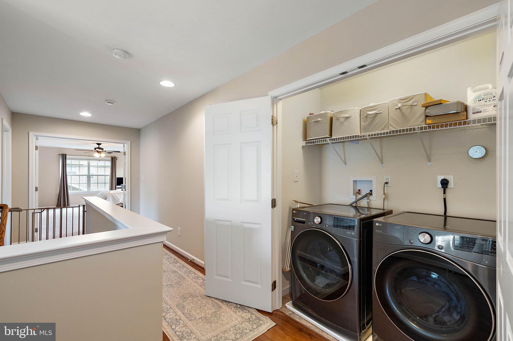 HILLS OF LONDON GROV - Residential