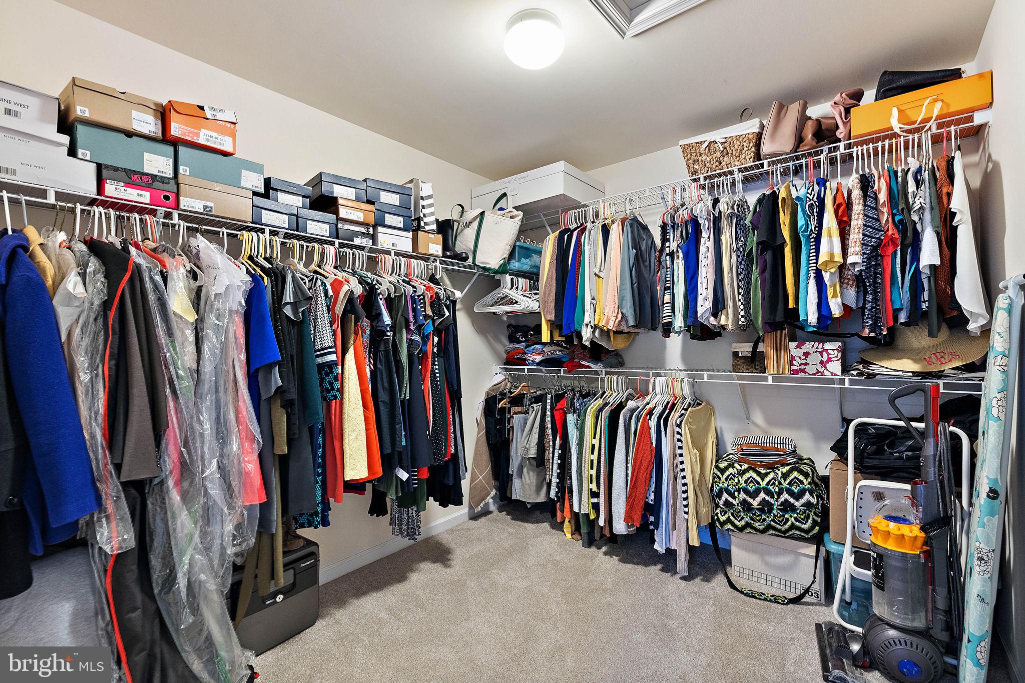 HILLS OF LONDON GROV - Residential